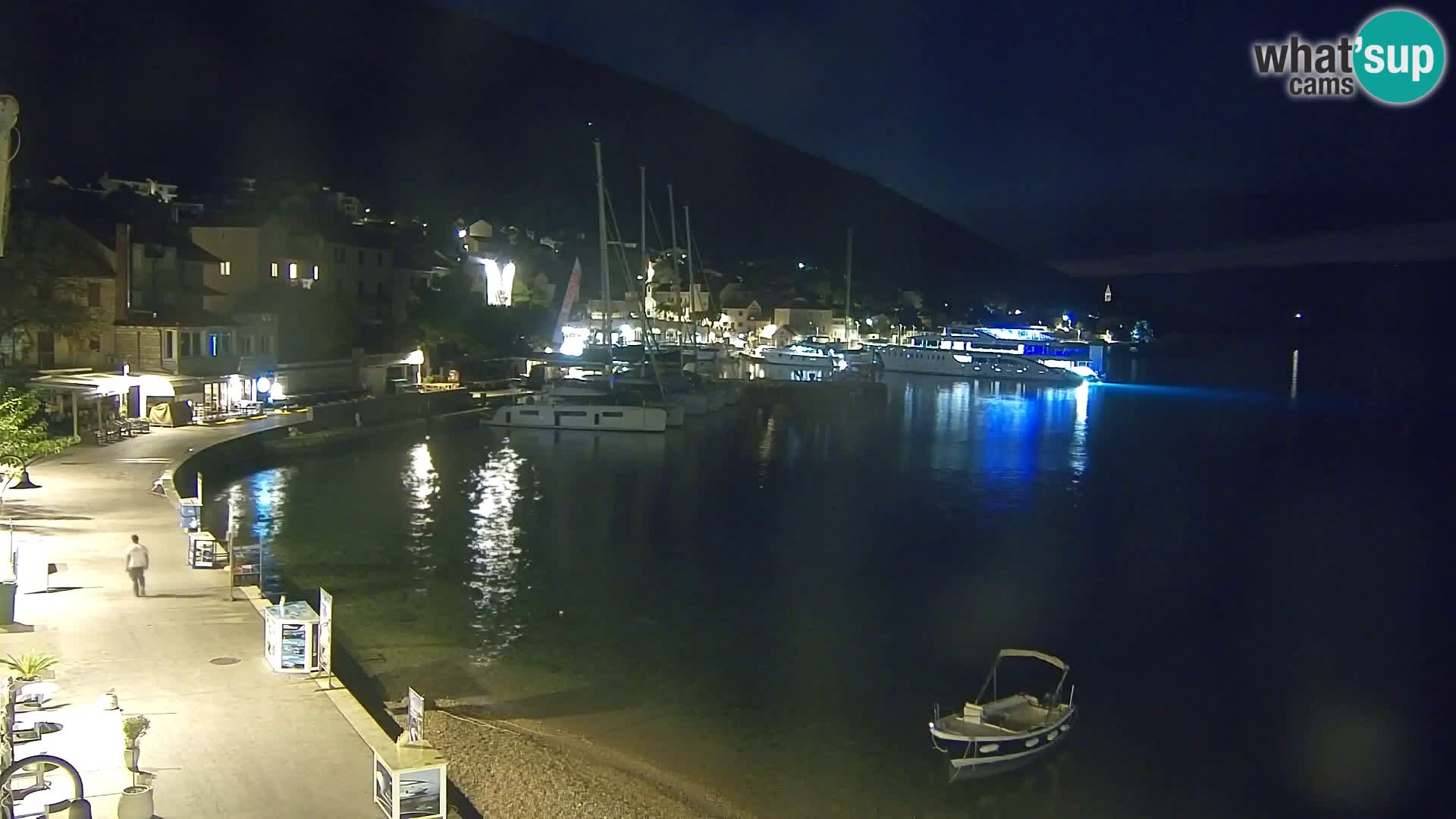 Webcam Bol Centro e Marina – Vista live dal porto di Bol