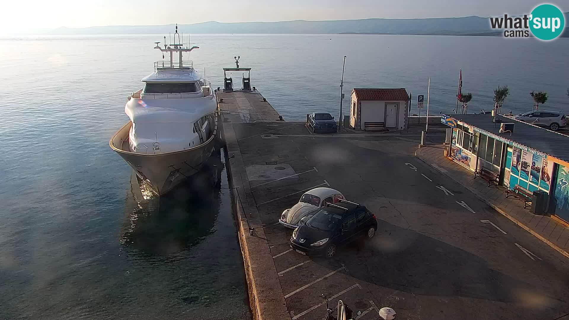 Webcam Bol Hafen & Ortszentrum – Liveblick aus Bol auf der Insel Brač