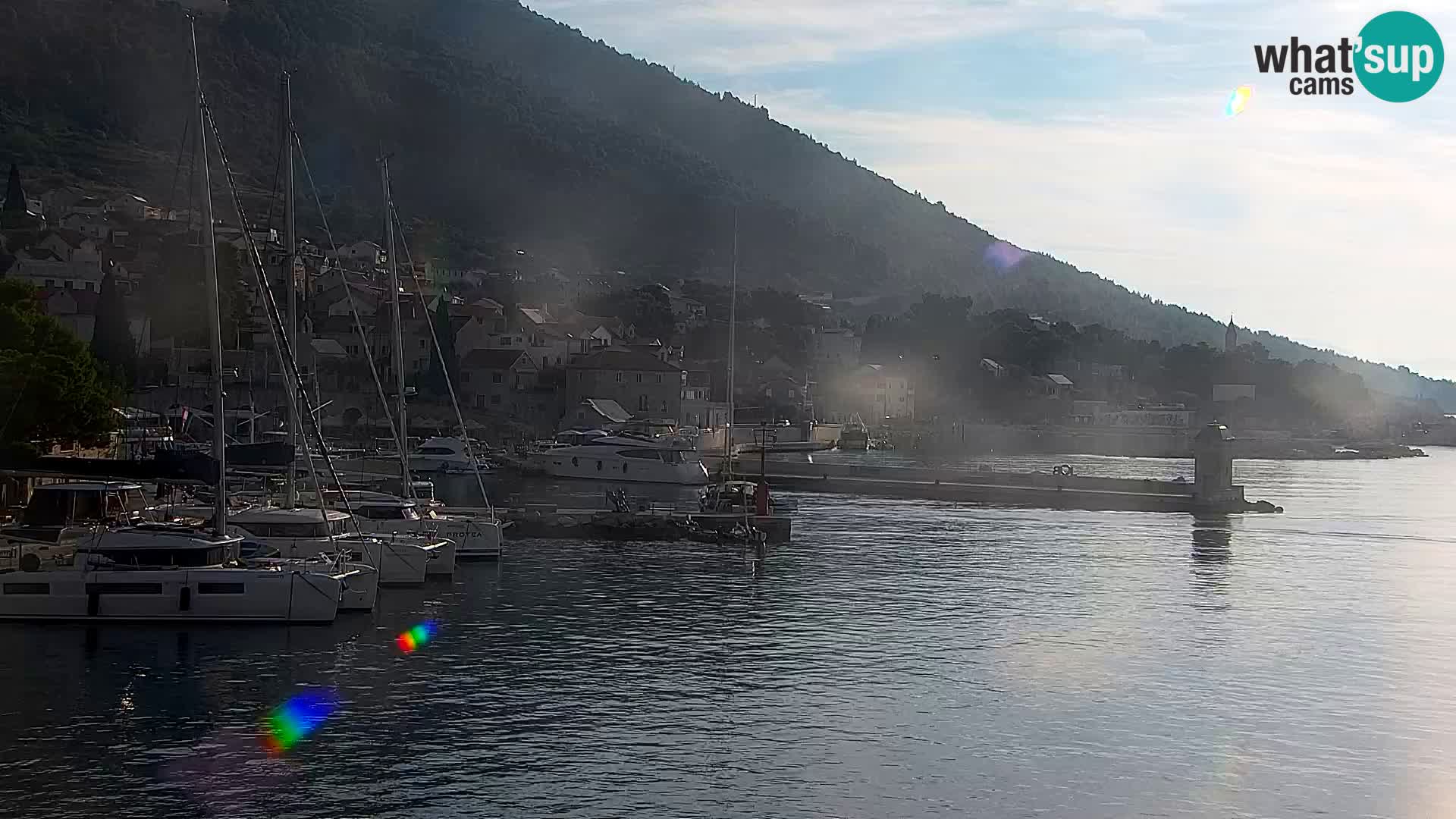 Webcam Bol Hafen & Ortszentrum – Liveblick aus Bol auf der Insel Brač