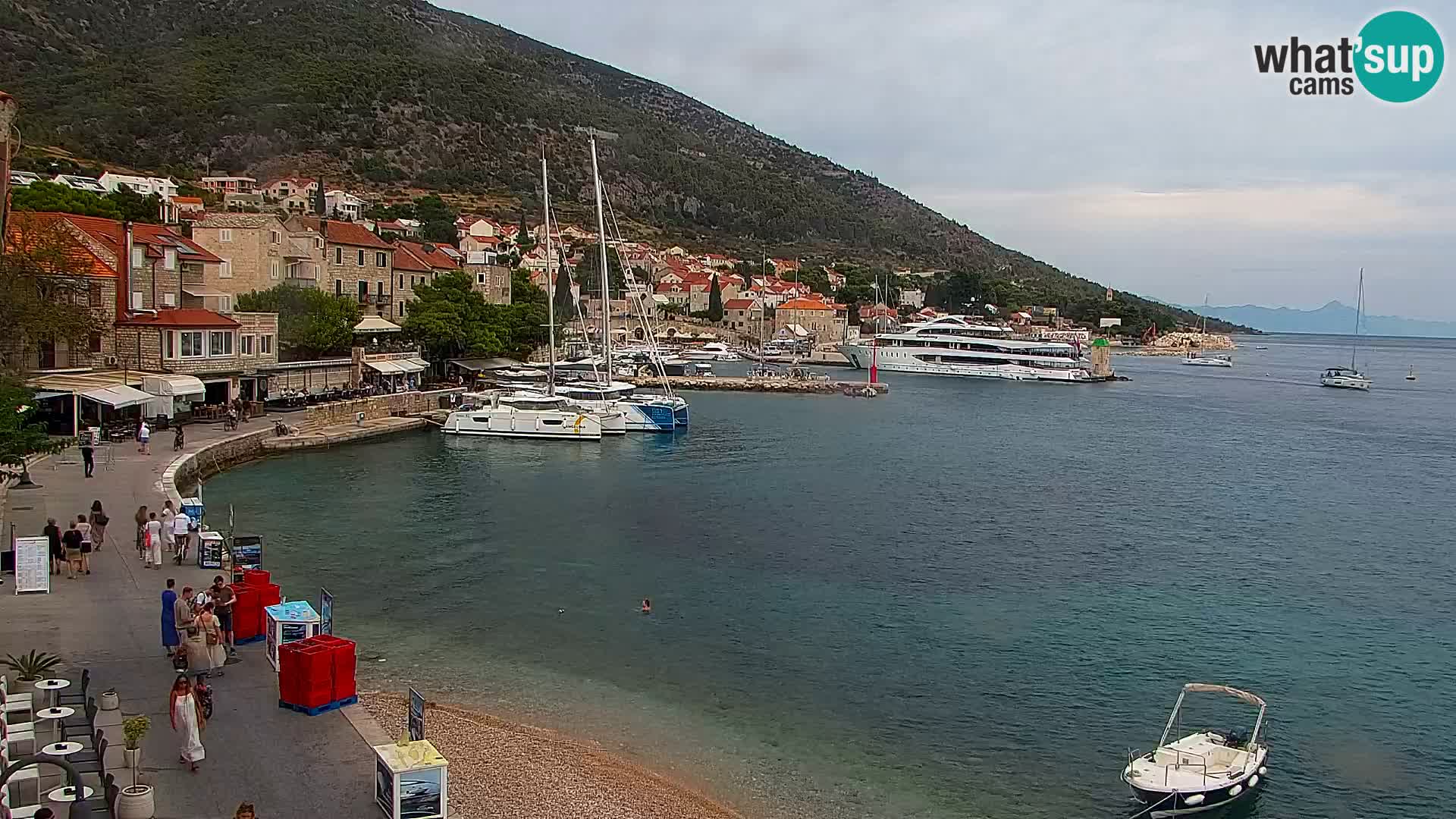 Webcam Bol Hafen & Ortszentrum – Liveblick aus Bol auf der Insel Brač