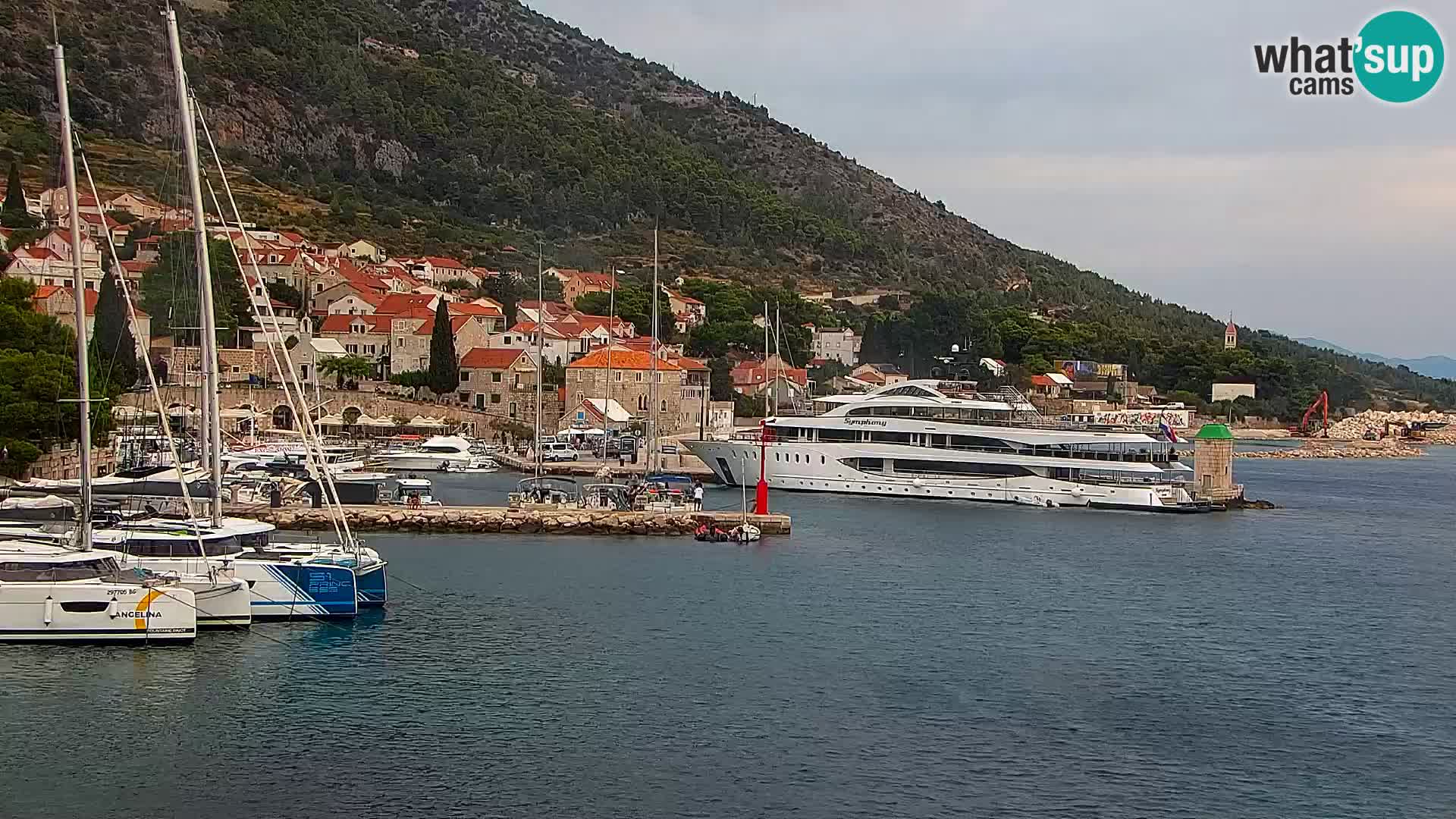 Webcam Bol Town Center & Marina – Live View from Bol, Brač