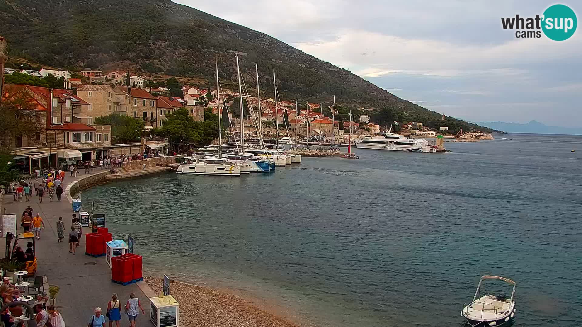 Webcam Bol Hafen & Ortszentrum – Liveblick aus Bol auf der Insel Brač