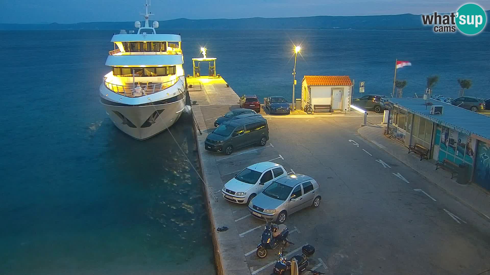 Webcam Bol Hafen & Ortszentrum – Liveblick aus Bol auf der Insel Brač