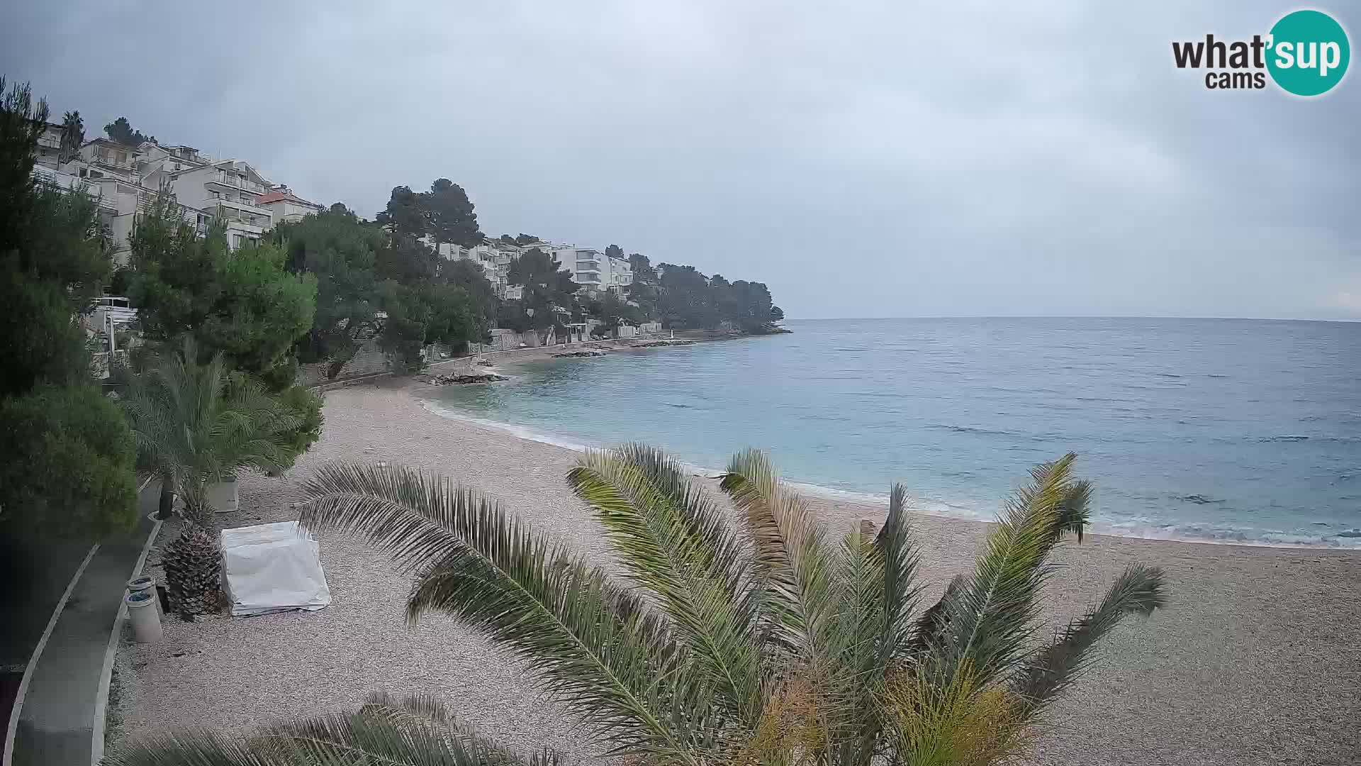 Spletna kamera Plaža Lučica Brela – Pogled v živo na Jadransko obalo
