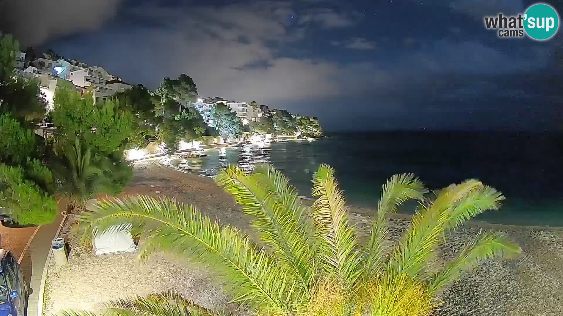 Spletna kamera Plaža Lučica Brela – Pogled v živo na Jadransko obalo