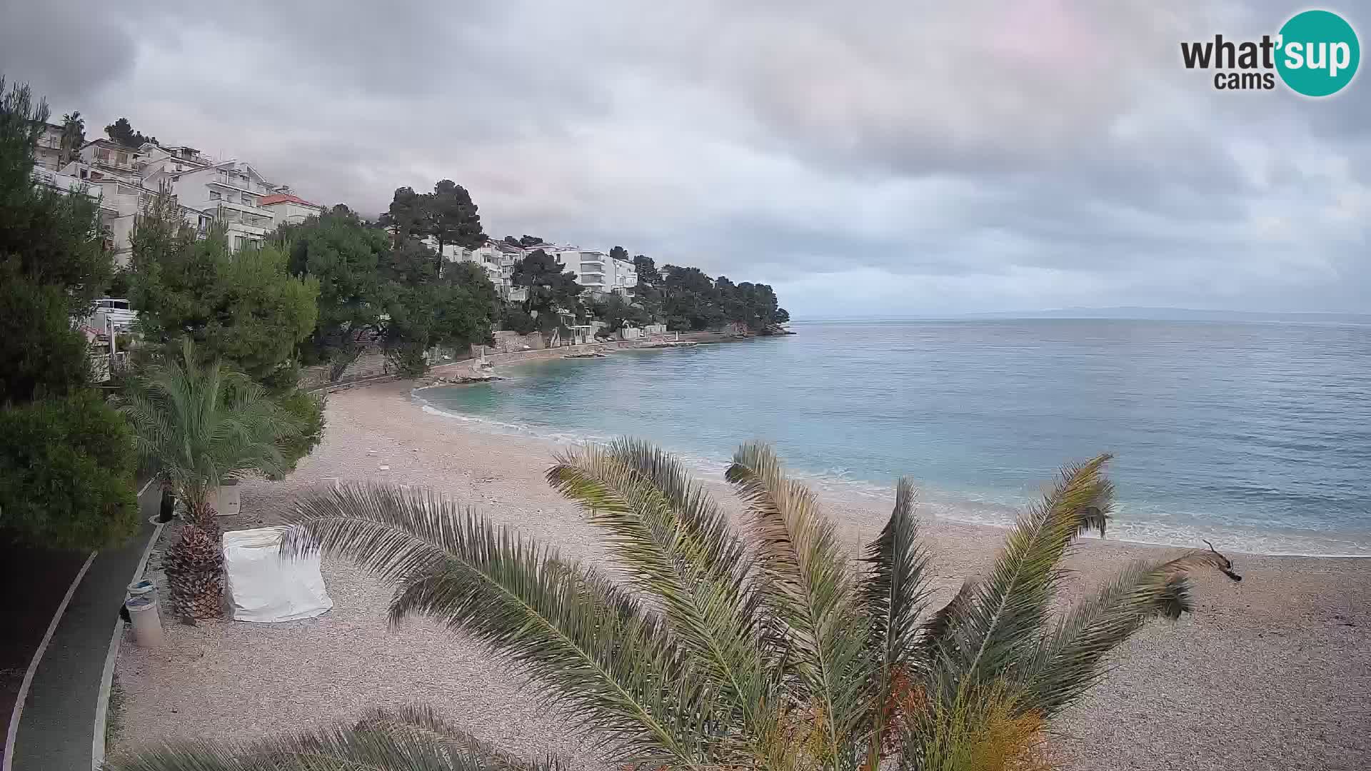 Spletna kamera Plaža Lučica Brela – Pogled v živo na Jadransko obalo