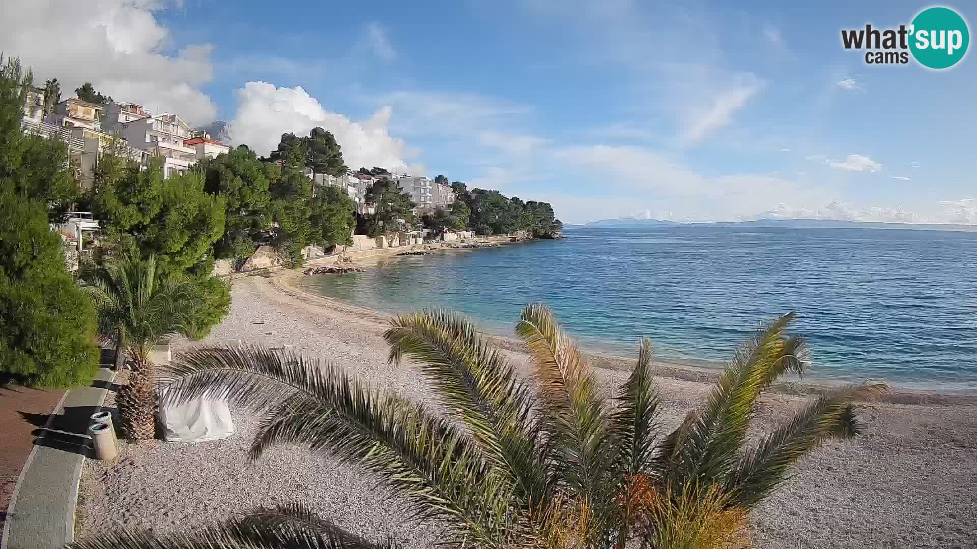 Web kamera Plaža Lučica Brela – Pogled uživo na jadransku obalu