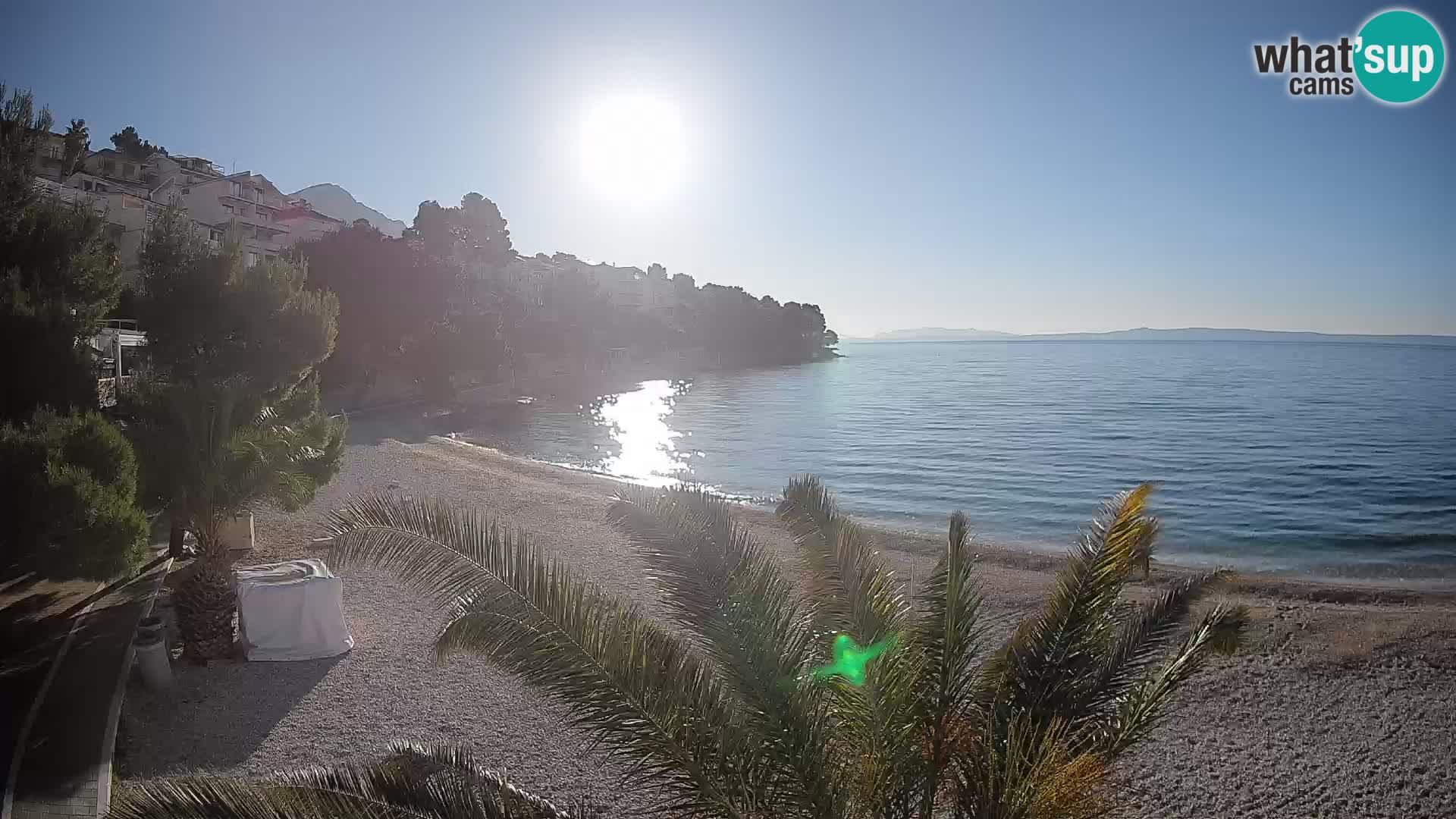 Web kamera Plaža Lučica Brela – Pogled uživo na jadransku obalu