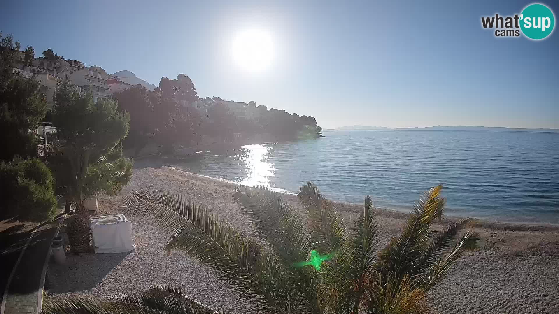 Spletna kamera Plaža Lučica Brela – Pogled v živo na Jadransko obalo