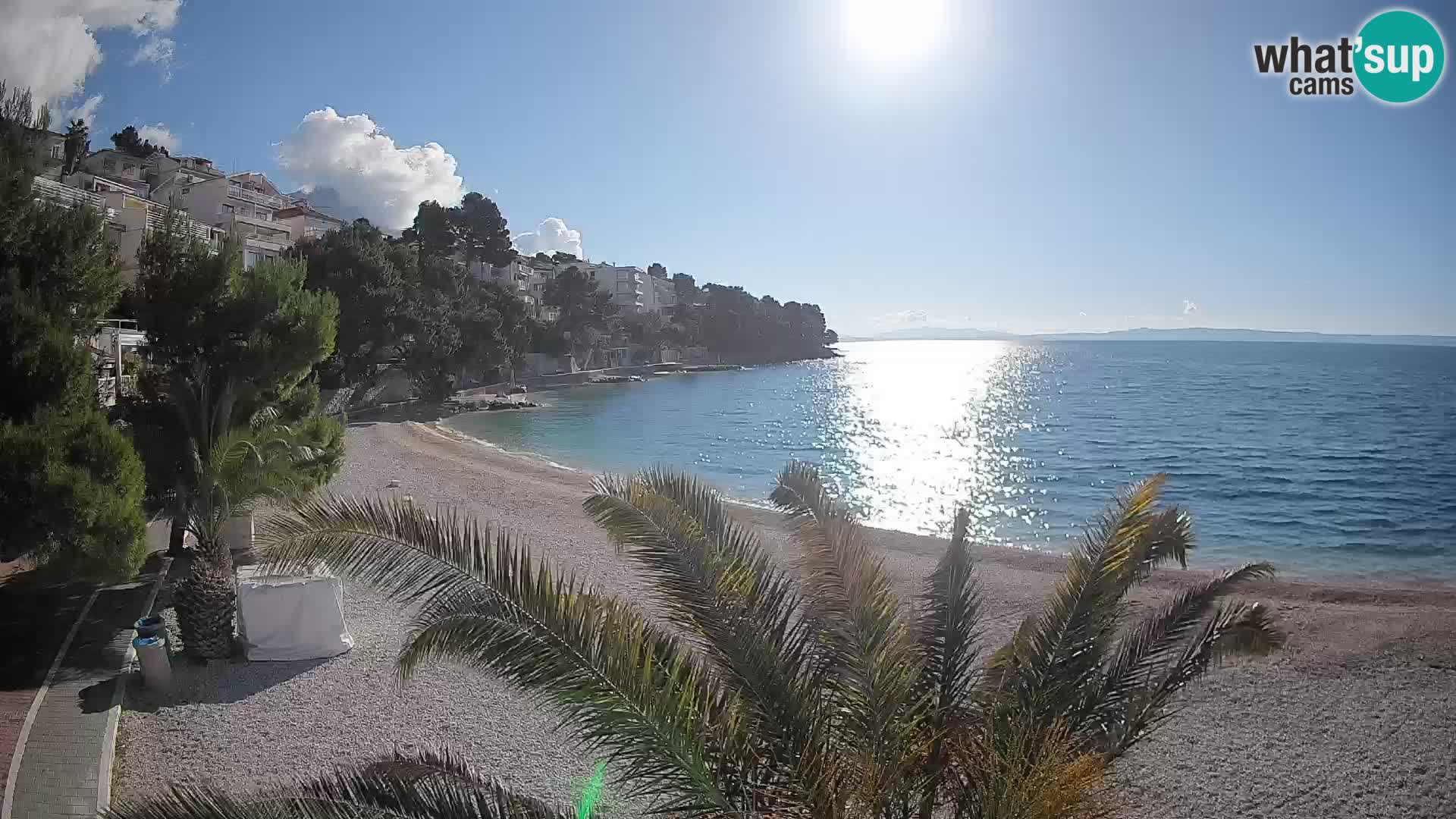 Spletna kamera Plaža Lučica Brela – Pogled v živo na Jadransko obalo