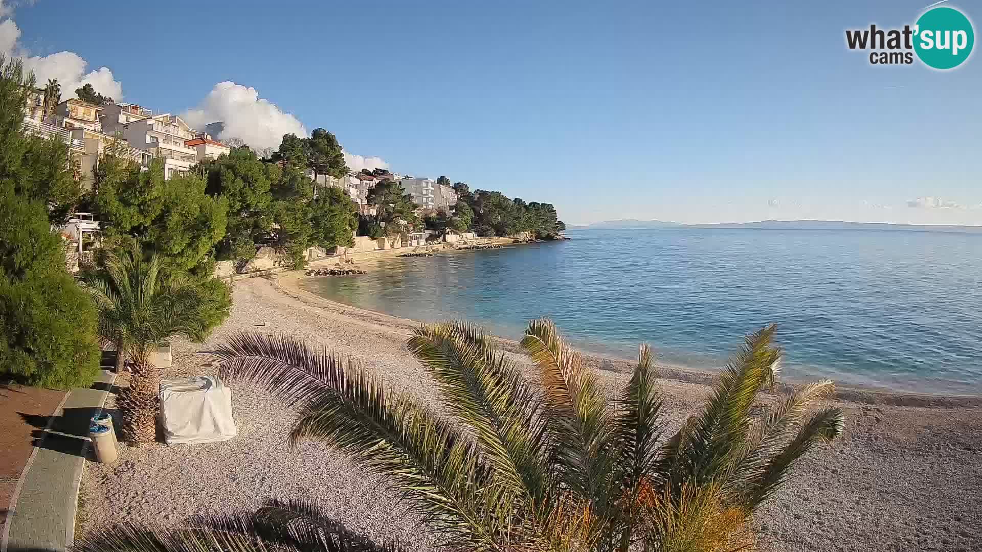 Spletna kamera Plaža Lučica Brela – Pogled v živo na Jadransko obalo