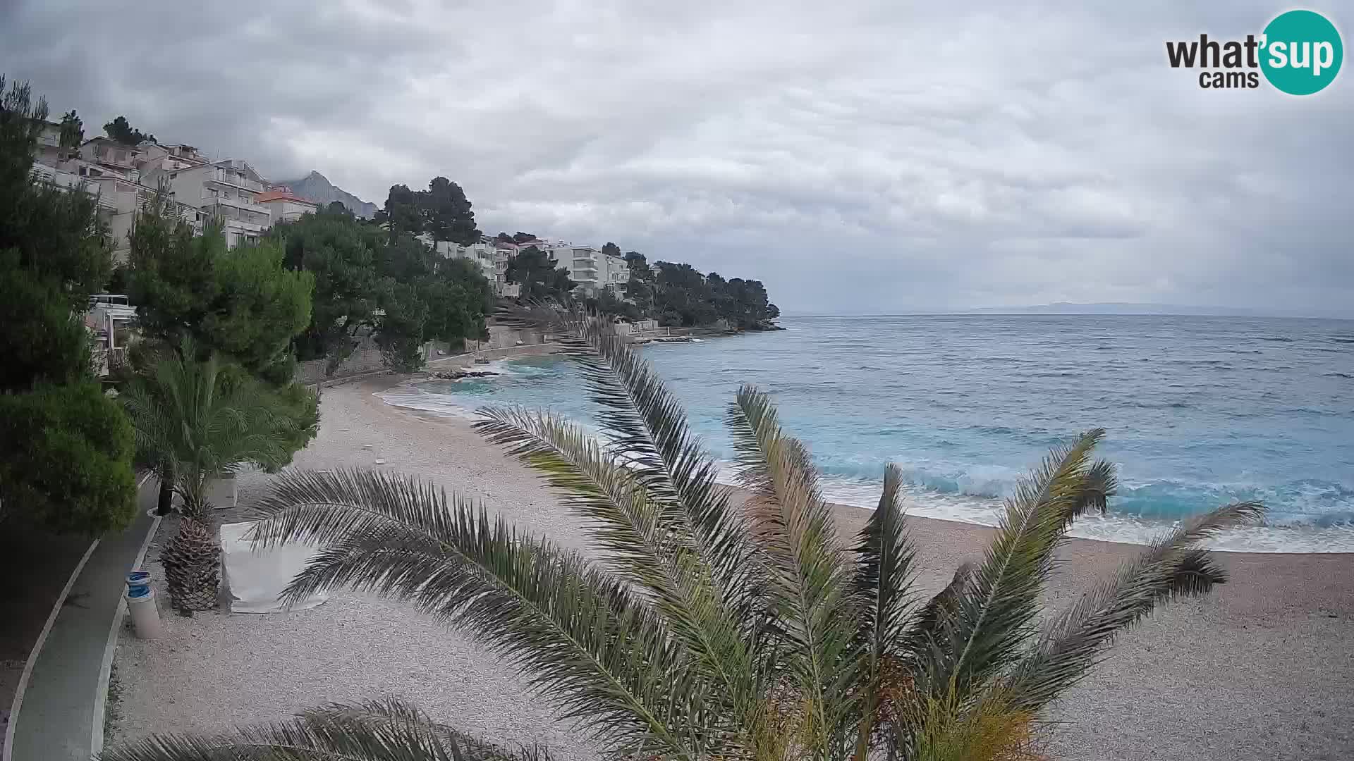 Web kamera Plaža Lučica Brela – Pogled uživo na jadransku obalu