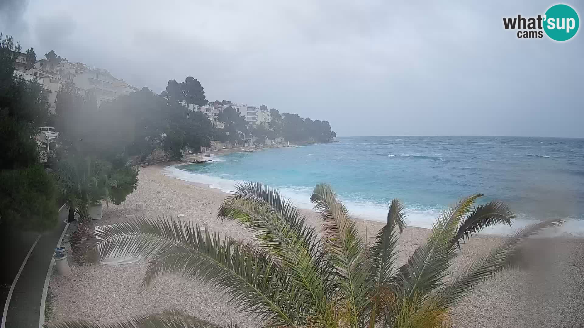 Web kamera Plaža Lučica Brela – Pogled uživo na jadransku obalu