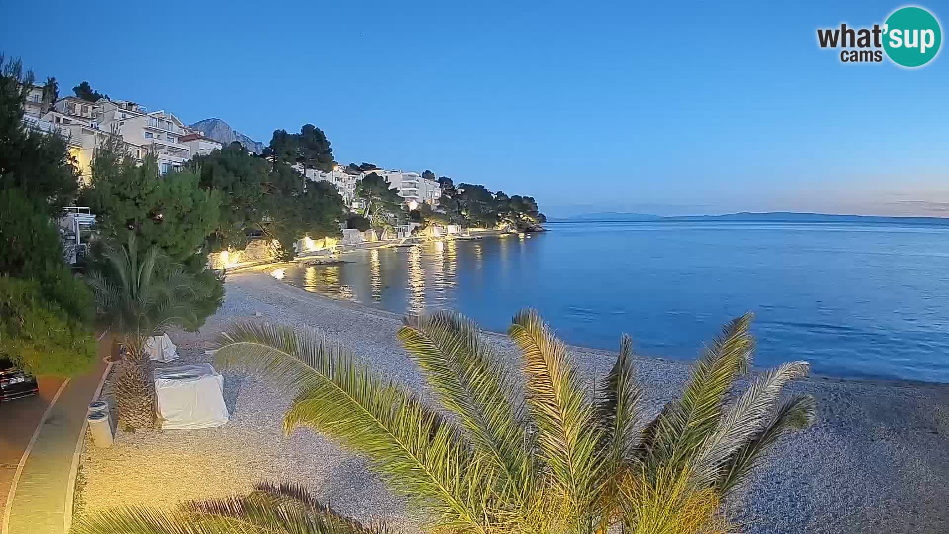 Spletna kamera Plaža Lučica Brela – Pogled v živo na Jadransko obalo