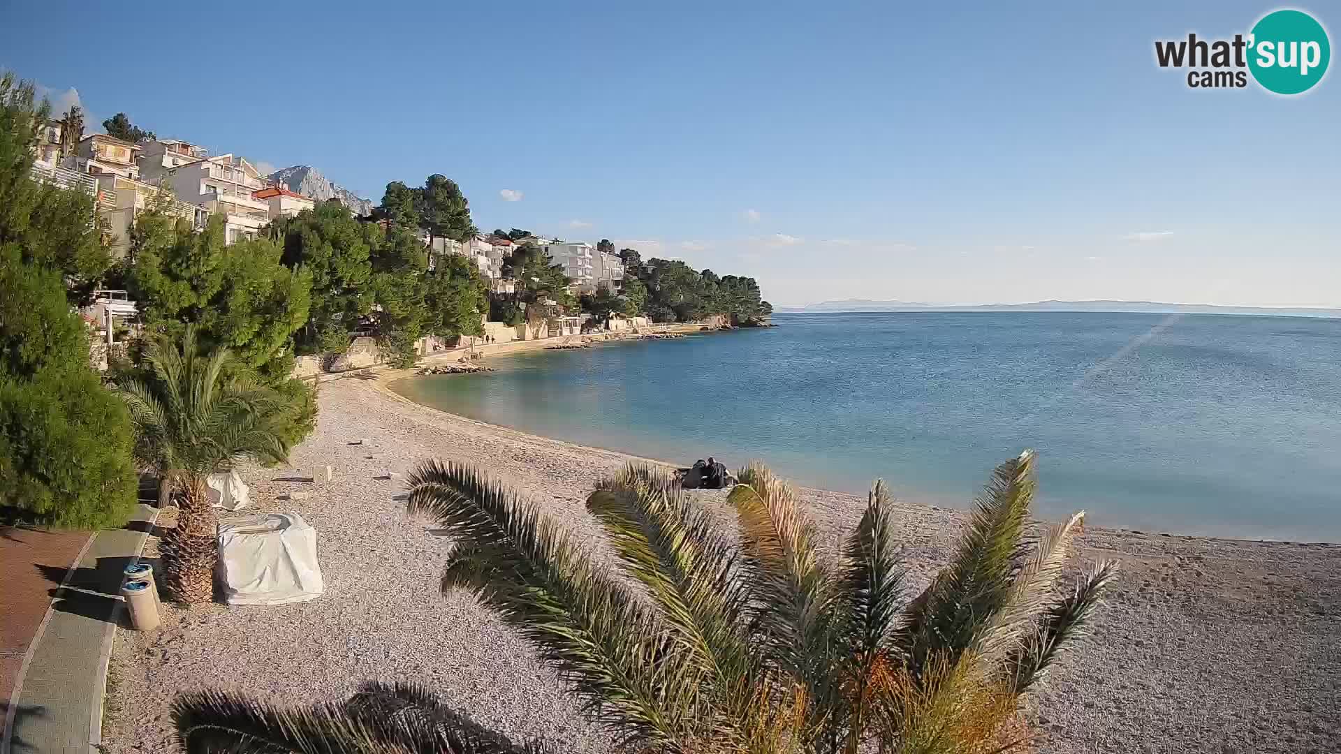Spletna kamera Plaža Lučica Brela – Pogled v živo na Jadransko obalo