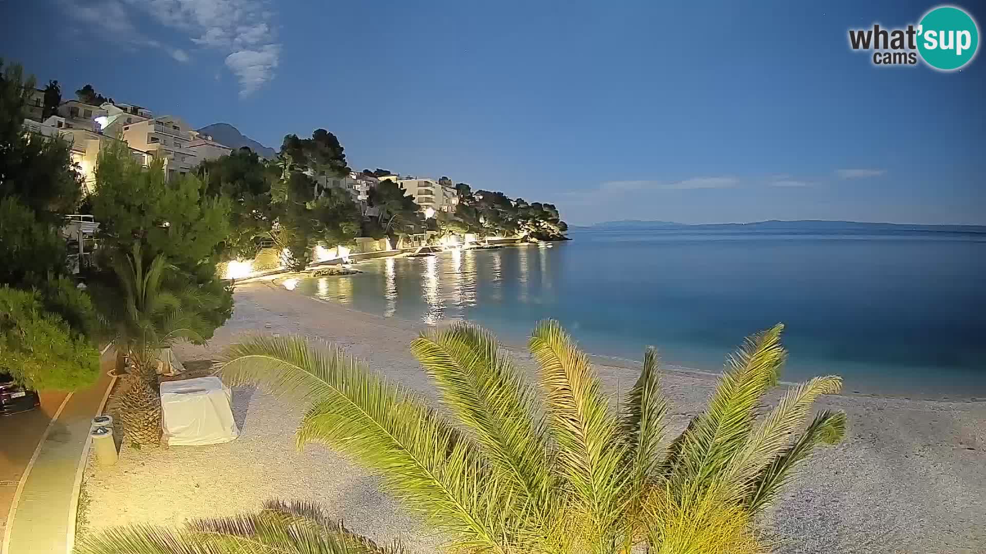 Spletna kamera Plaža Lučica Brela – Pogled v živo na Jadransko obalo