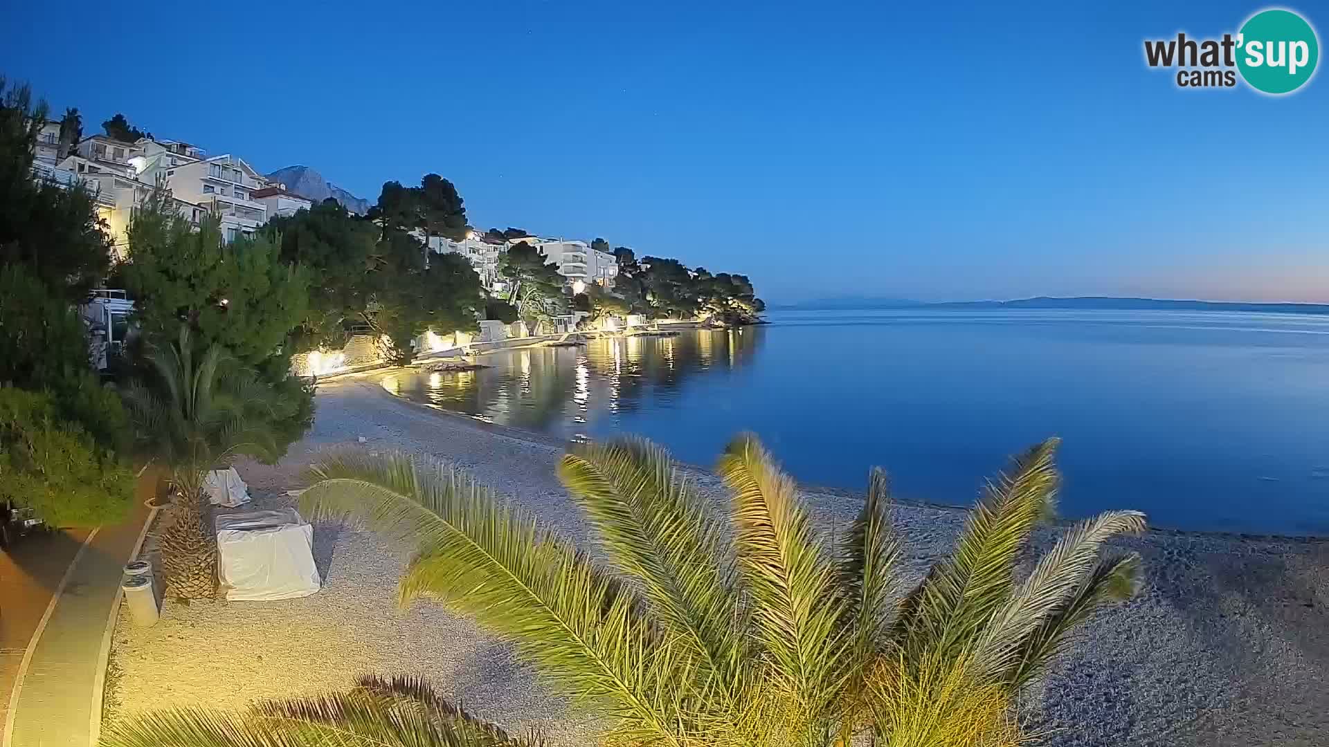 Web kamera Plaža Lučica Brela – Pogled uživo na jadransku obalu