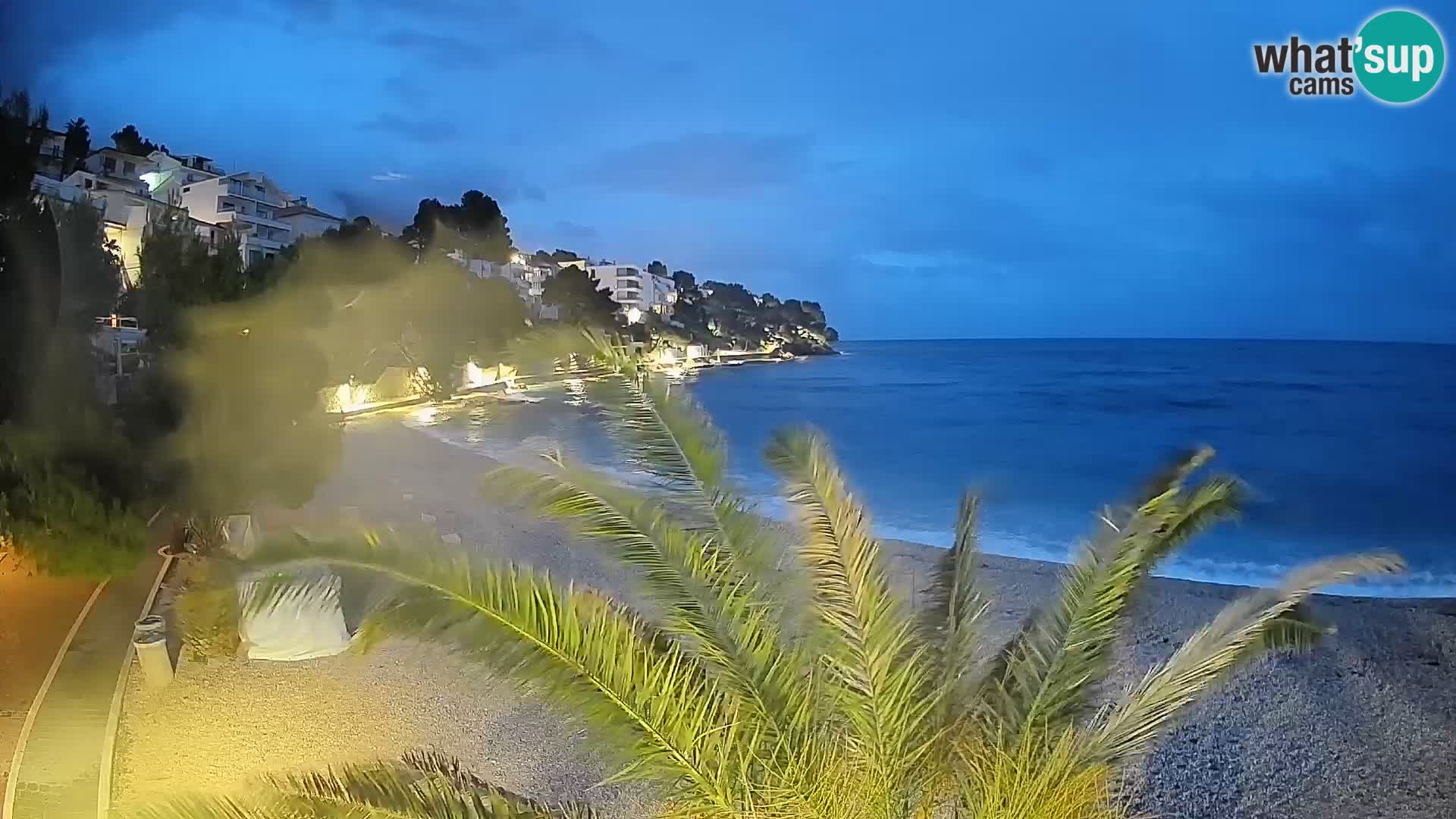 Web kamera Plaža Lučica Brela – Pogled uživo na jadransku obalu