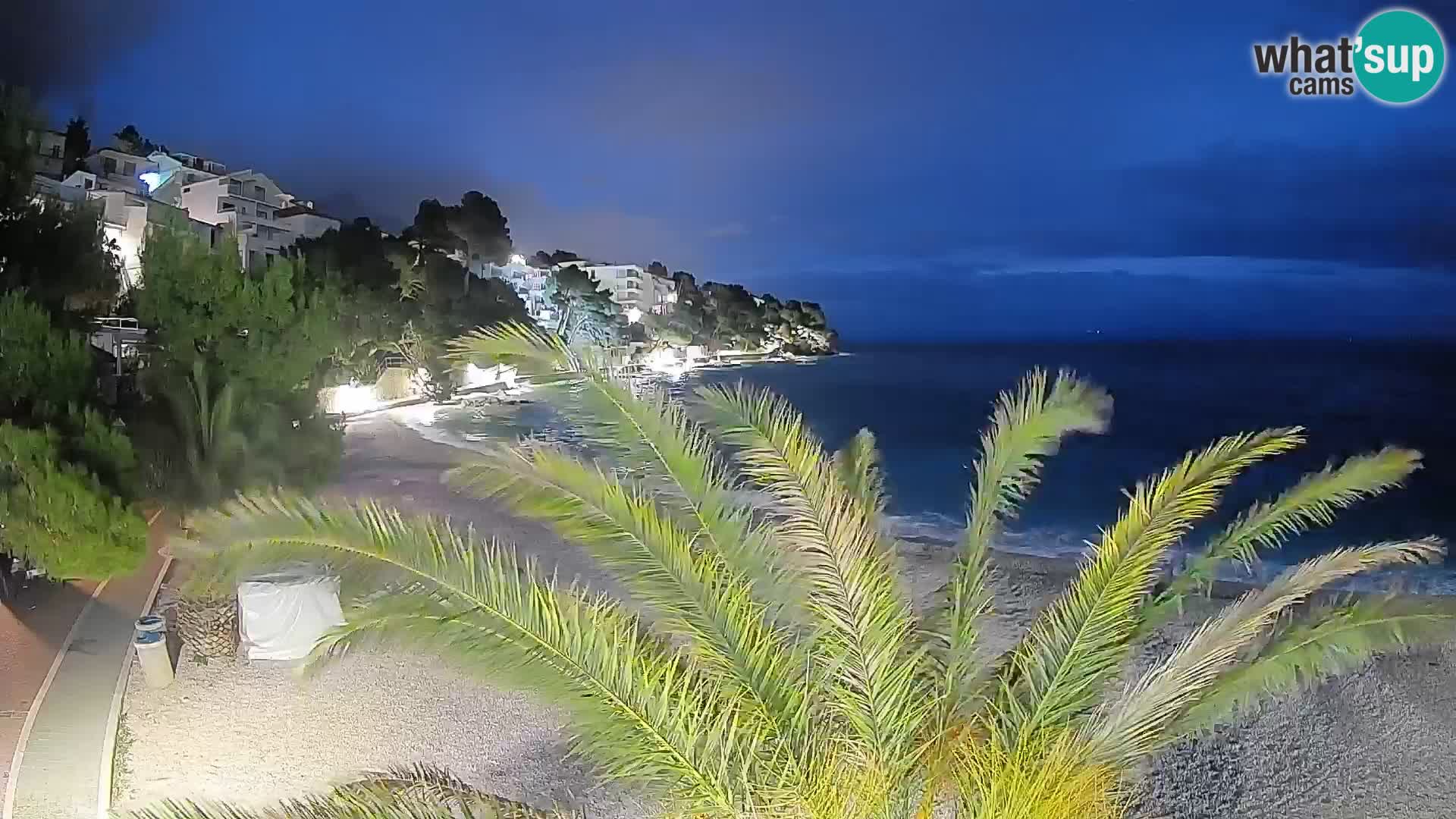 Spletna kamera Plaža Lučica Brela – Pogled v živo na Jadransko obalo