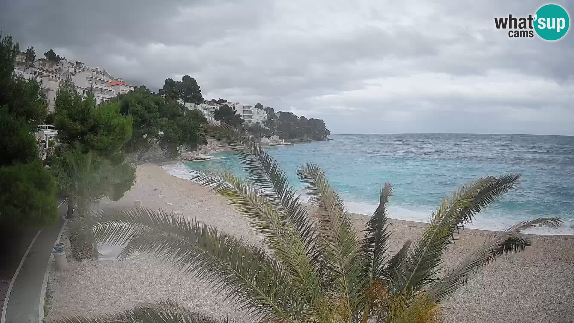 Spletna kamera Plaža Lučica Brela – Pogled v živo na Jadransko obalo