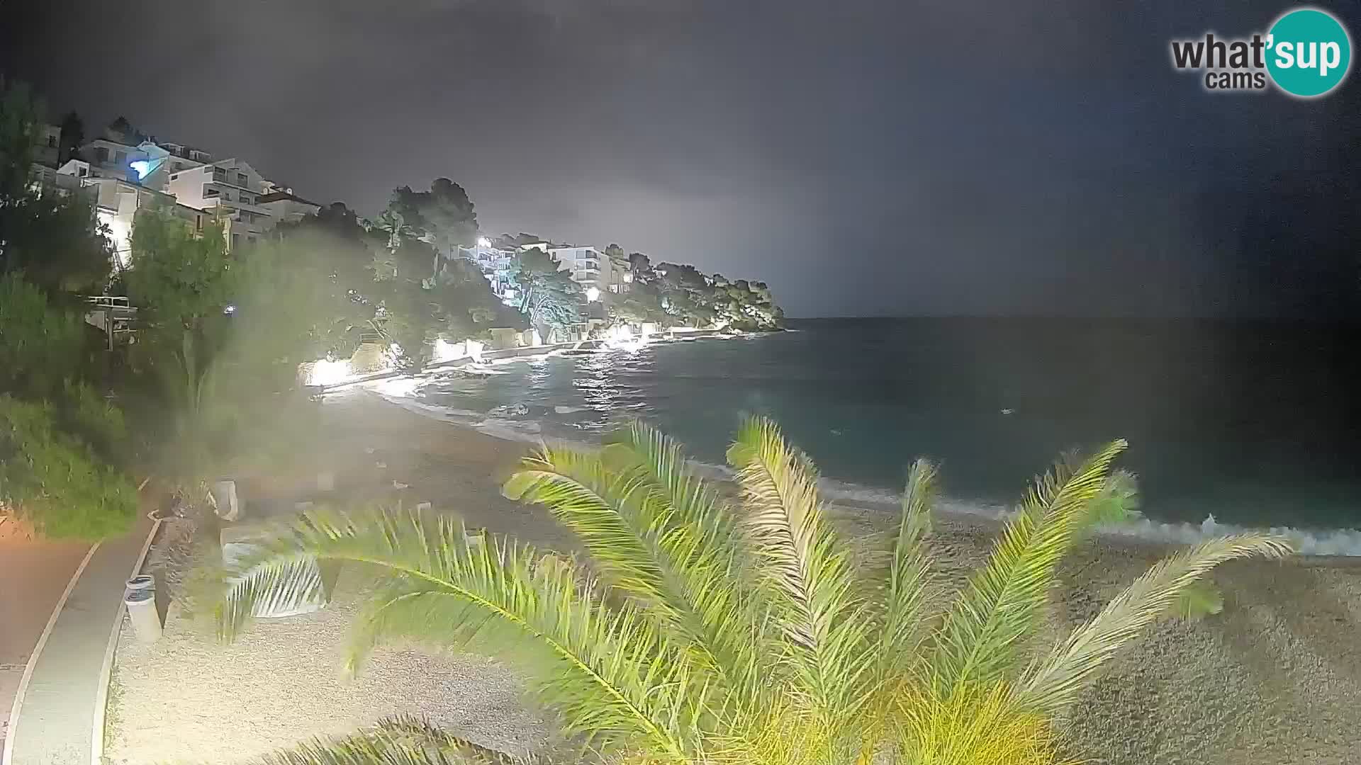 Spletna kamera Plaža Lučica Brela – Pogled v živo na Jadransko obalo