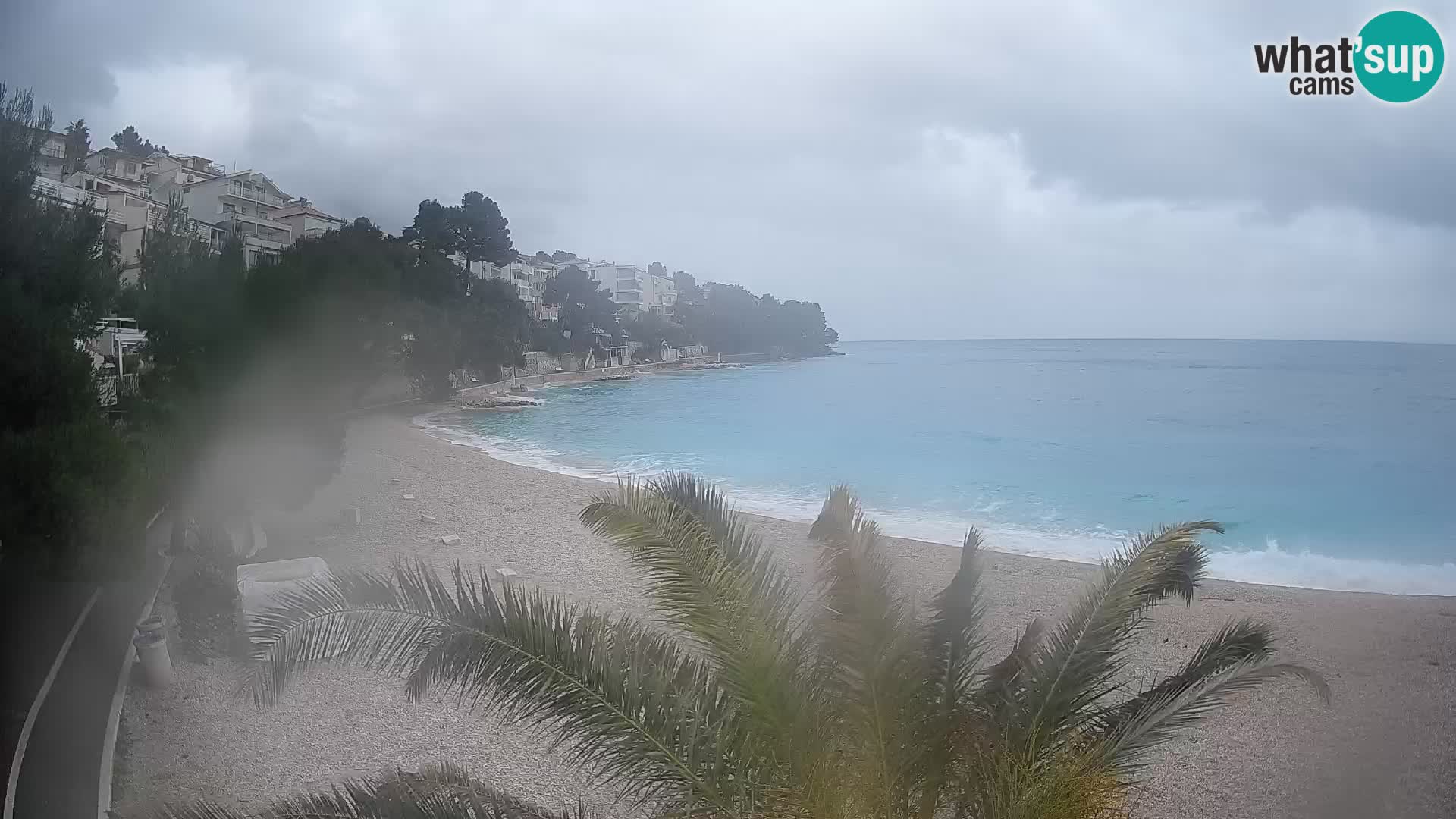 Spletna kamera Plaža Lučica Brela – Pogled v živo na Jadransko obalo