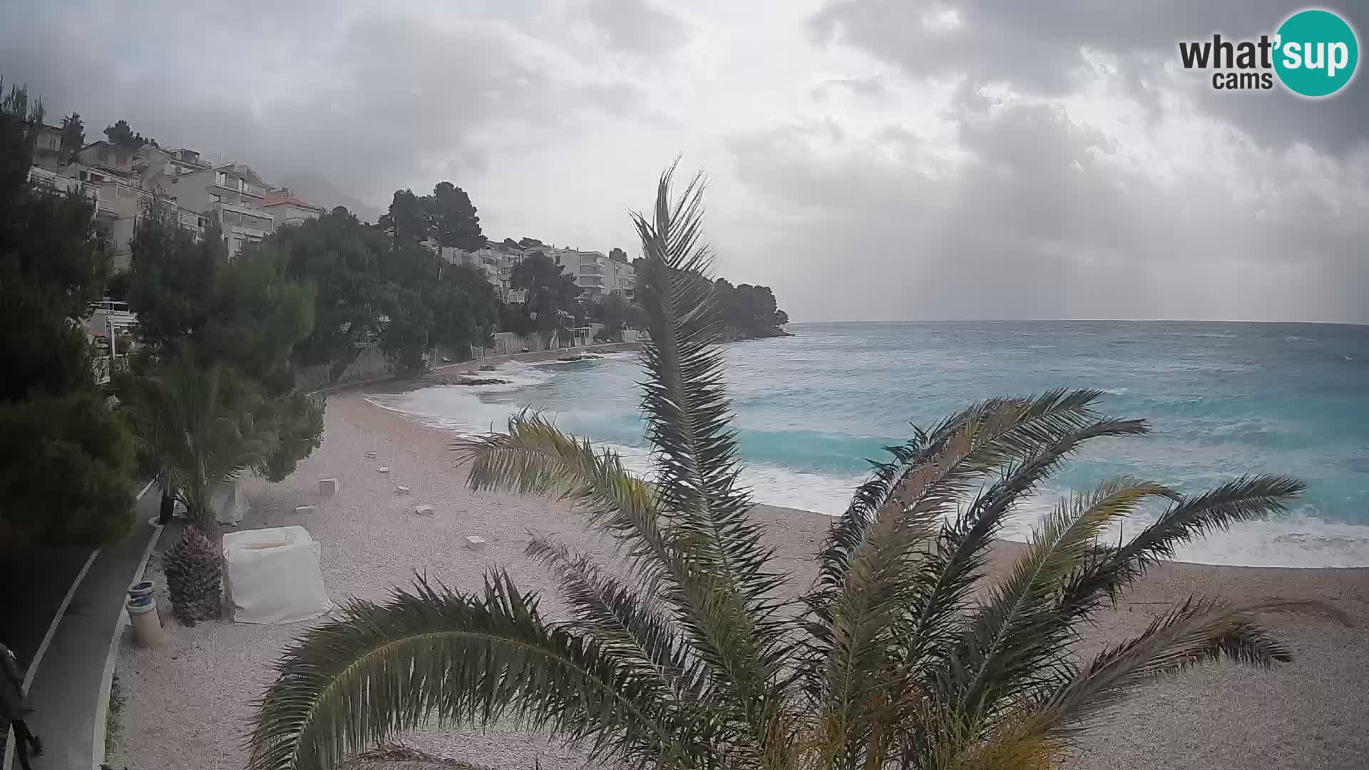 Spletna kamera Plaža Lučica Brela – Pogled v živo na Jadransko obalo