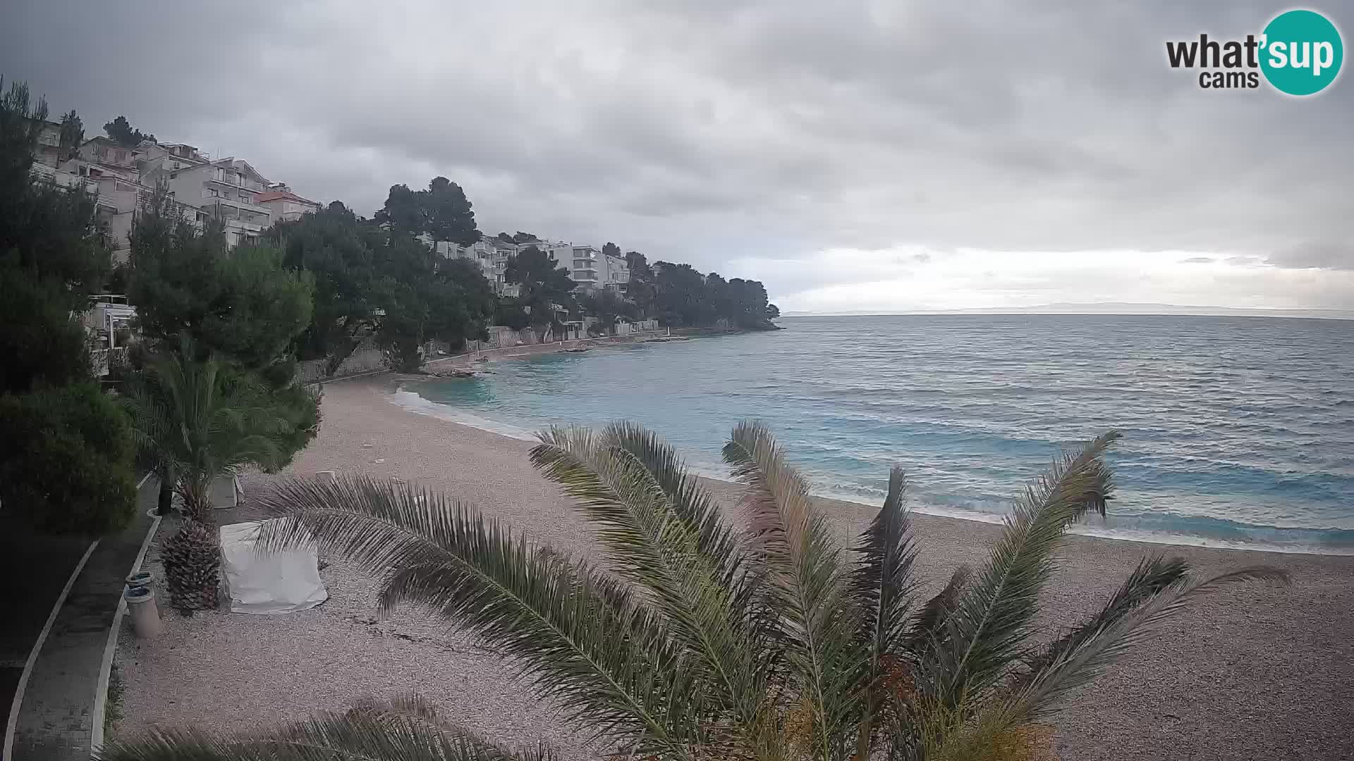 Web kamera Plaža Lučica Brela – Pogled uživo na jadransku obalu