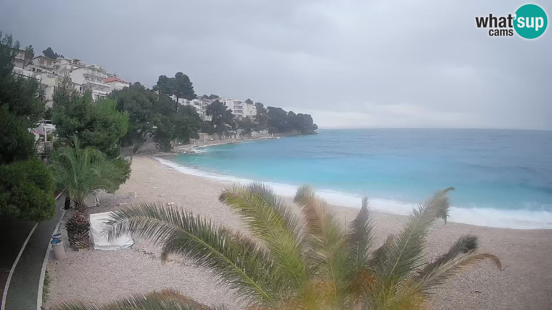 Spletna kamera Plaža Lučica Brela – Pogled v živo na Jadransko obalo