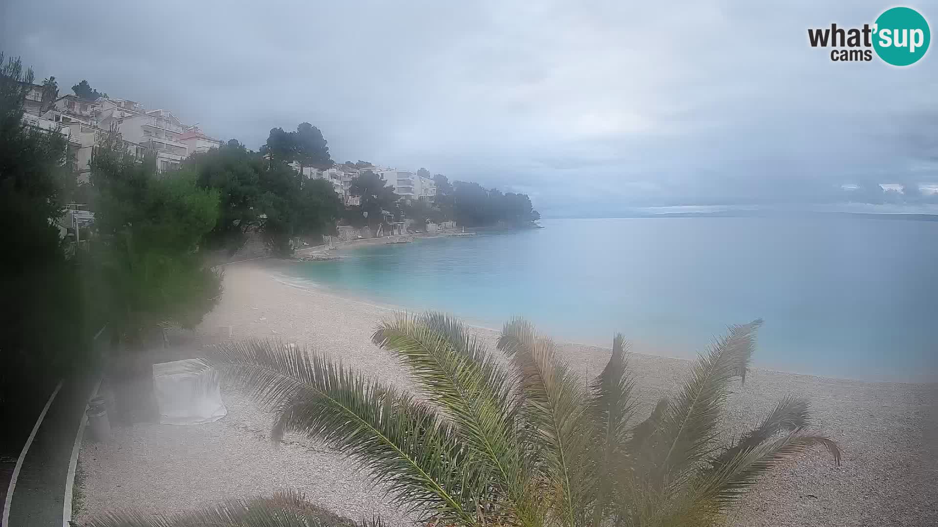 Spletna kamera Plaža Lučica Brela – Pogled v živo na Jadransko obalo