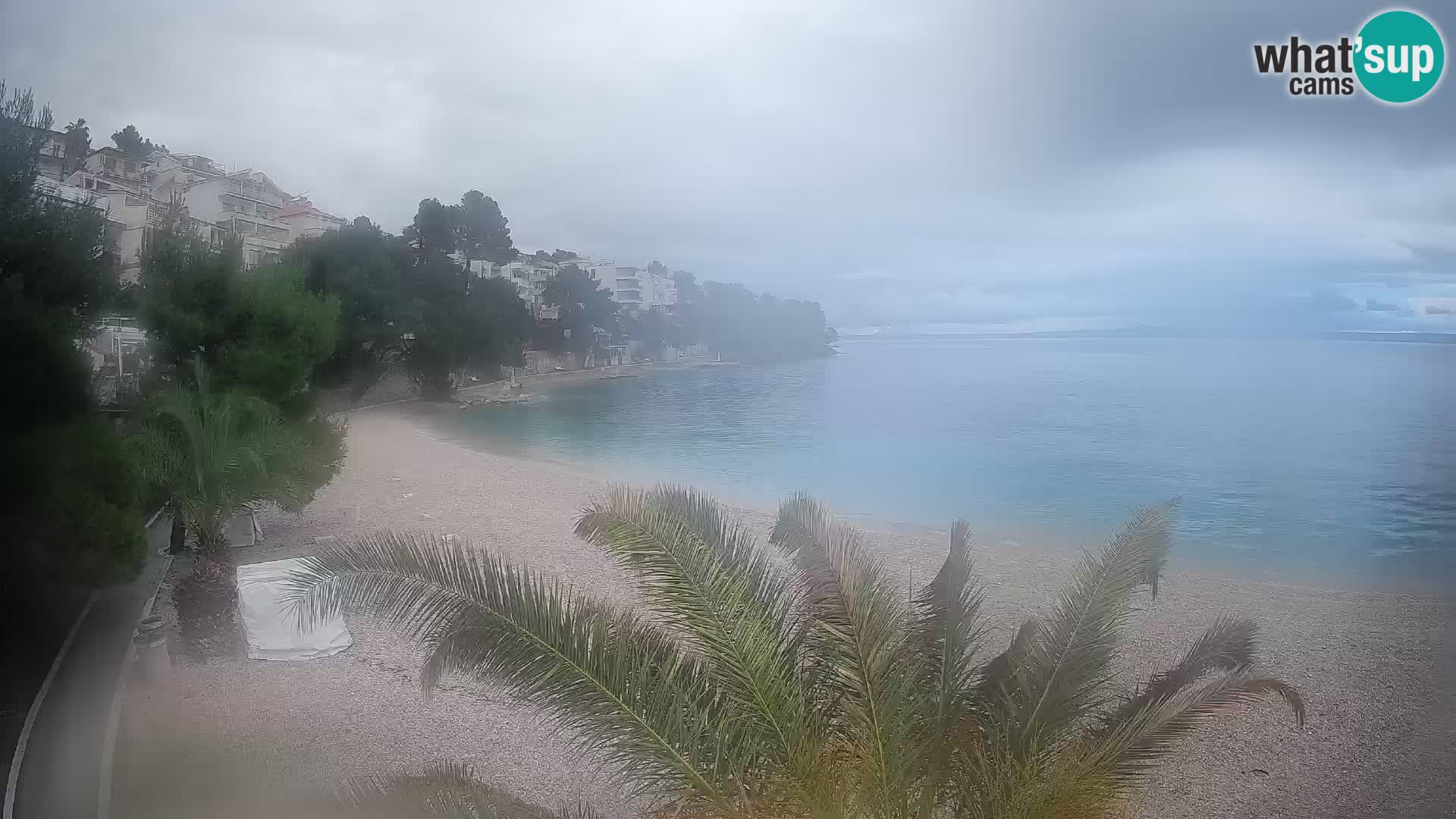 Web kamera Plaža Lučica Brela – Pogled uživo na jadransku obalu