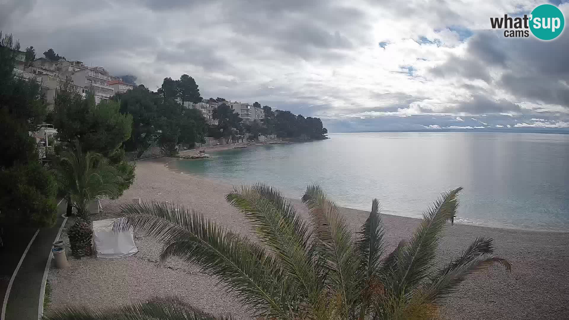 Spletna kamera Plaža Lučica Brela – Pogled v živo na Jadransko obalo