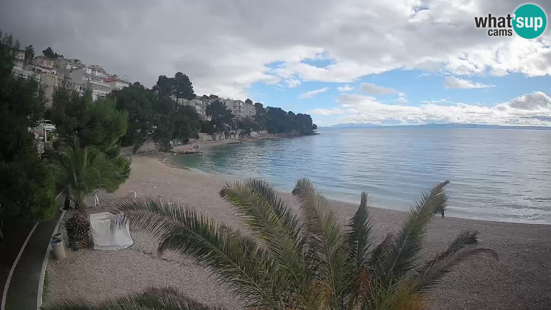 Spletna kamera Plaža Lučica Brela – Pogled v živo na Jadransko obalo