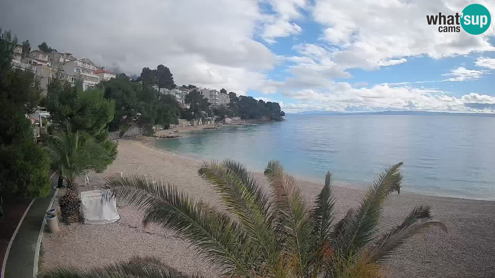 Spletna kamera Plaža Lučica Brela – Pogled v živo na Jadransko obalo