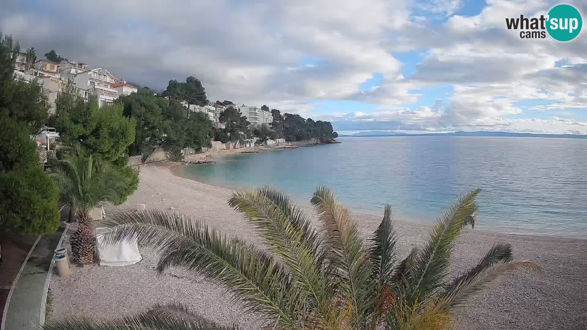 Web kamera Plaža Lučica Brela – Pogled uživo na jadransku obalu