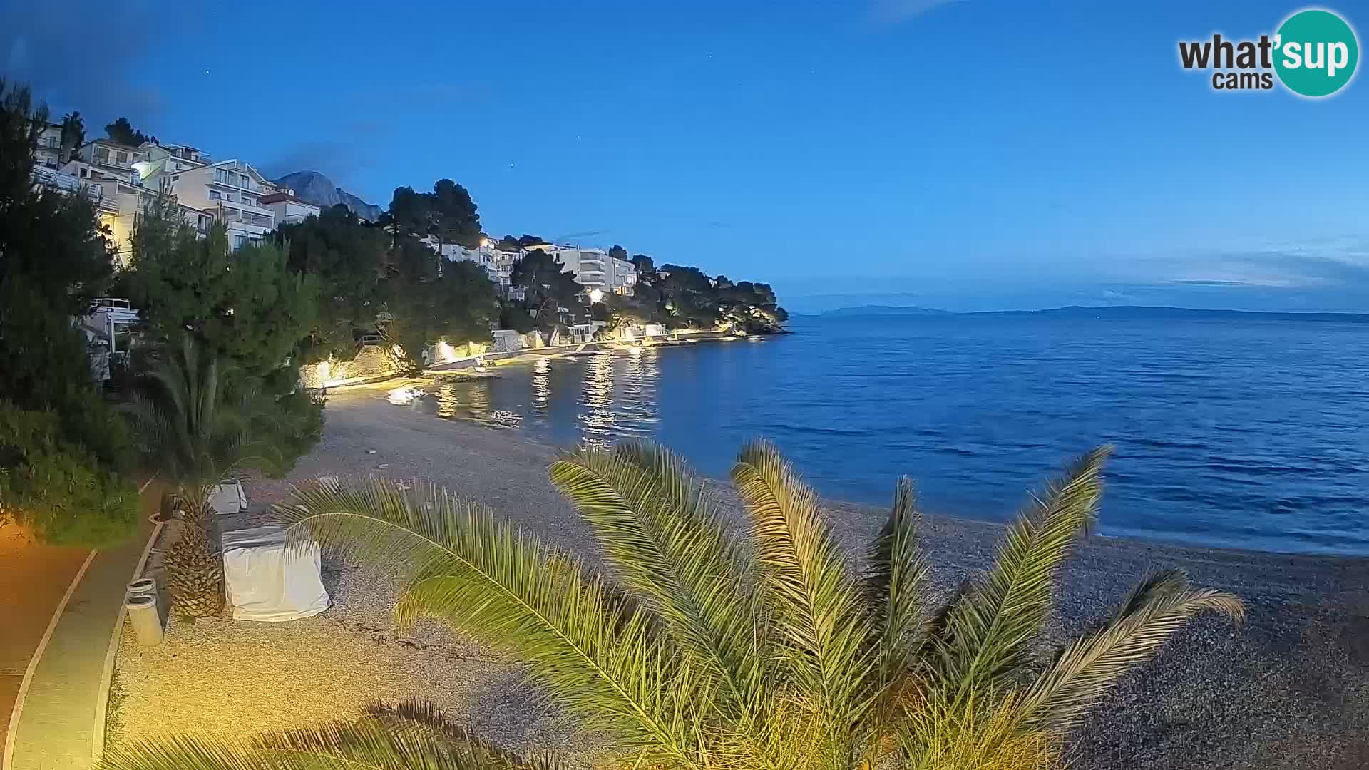 Web kamera Plaža Lučica Brela – Pogled uživo na jadransku obalu