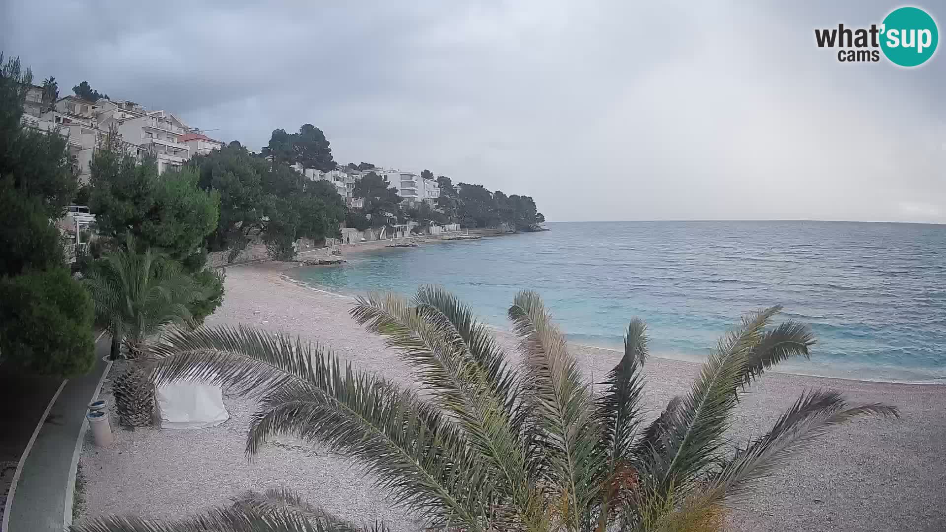 Spletna kamera Plaža Lučica Brela – Pogled v živo na Jadransko obalo