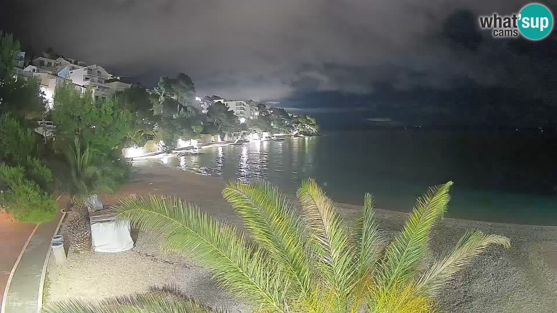 Web kamera Plaža Lučica Brela – Pogled uživo na jadransku obalu