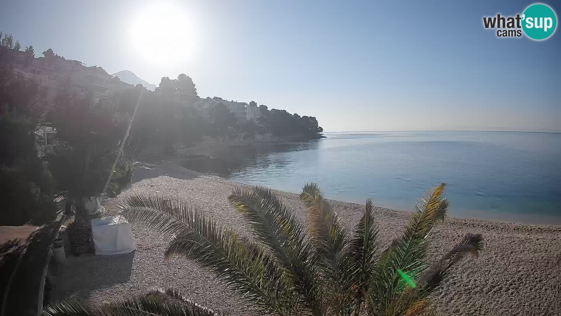 Web kamera Plaža Lučica Brela – Pogled uživo na jadransku obalu