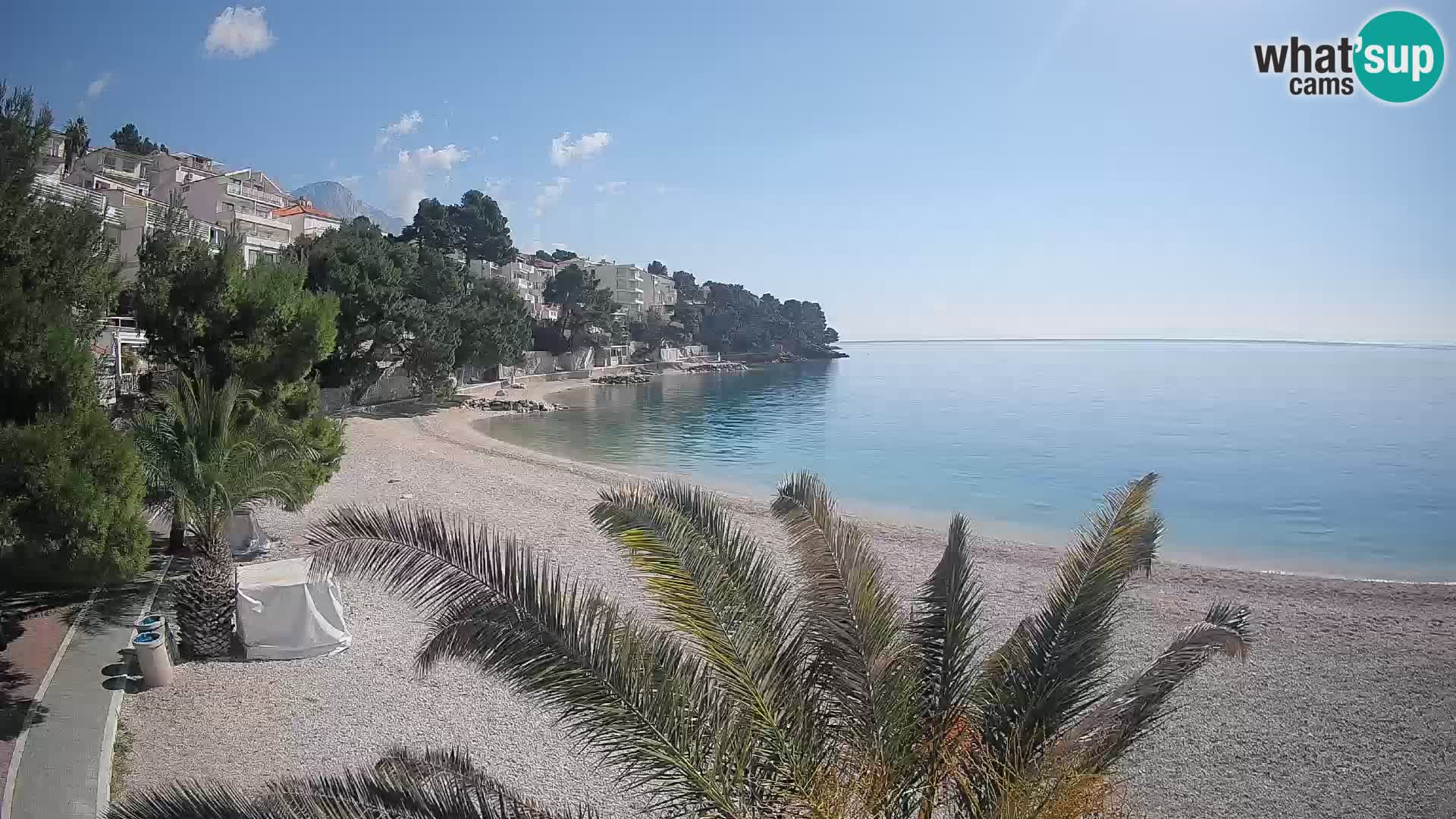 Spletna kamera Plaža Lučica Brela – Pogled v živo na Jadransko obalo