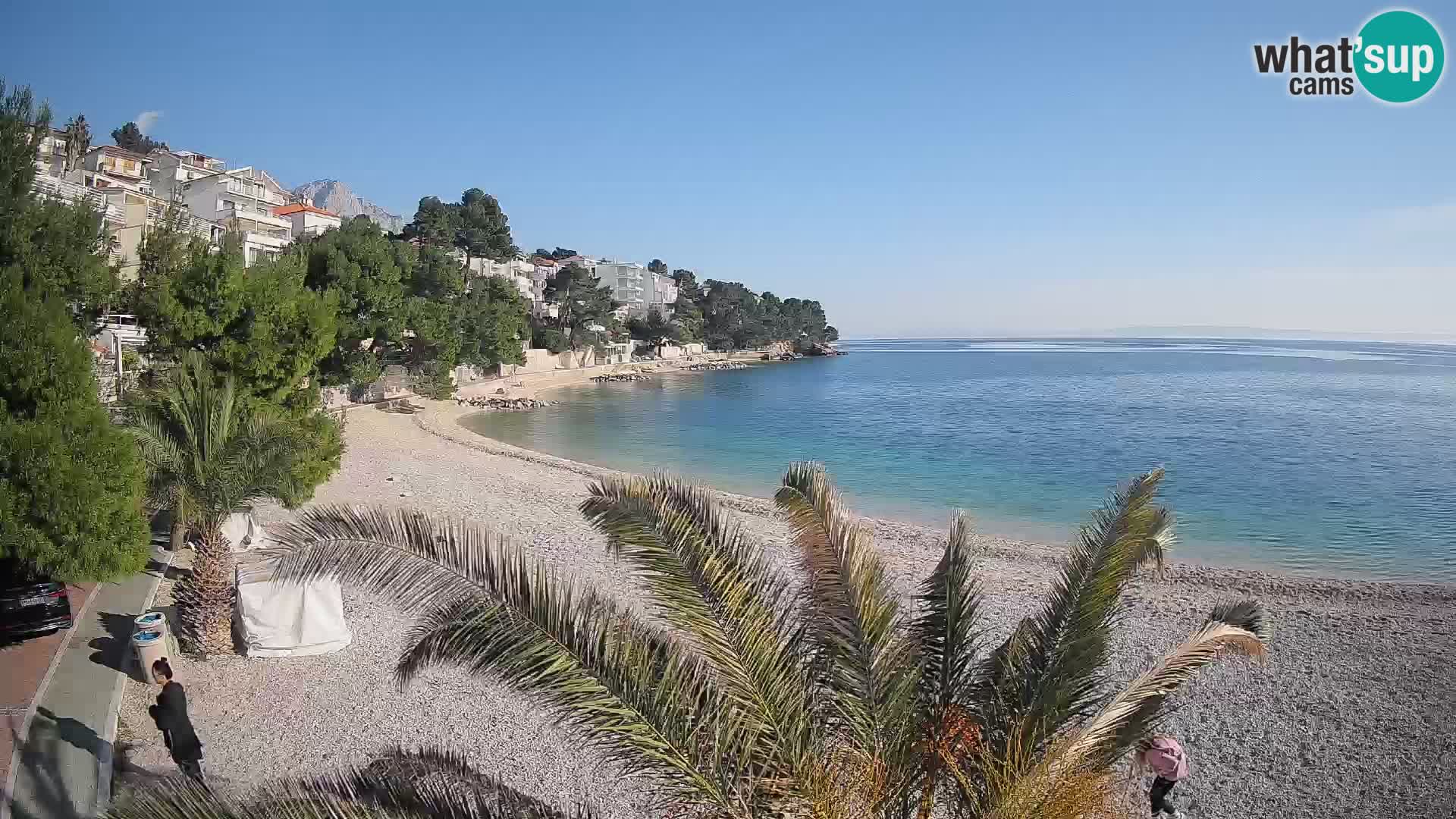 Spletna kamera Plaža Lučica Brela – Pogled v živo na Jadransko obalo