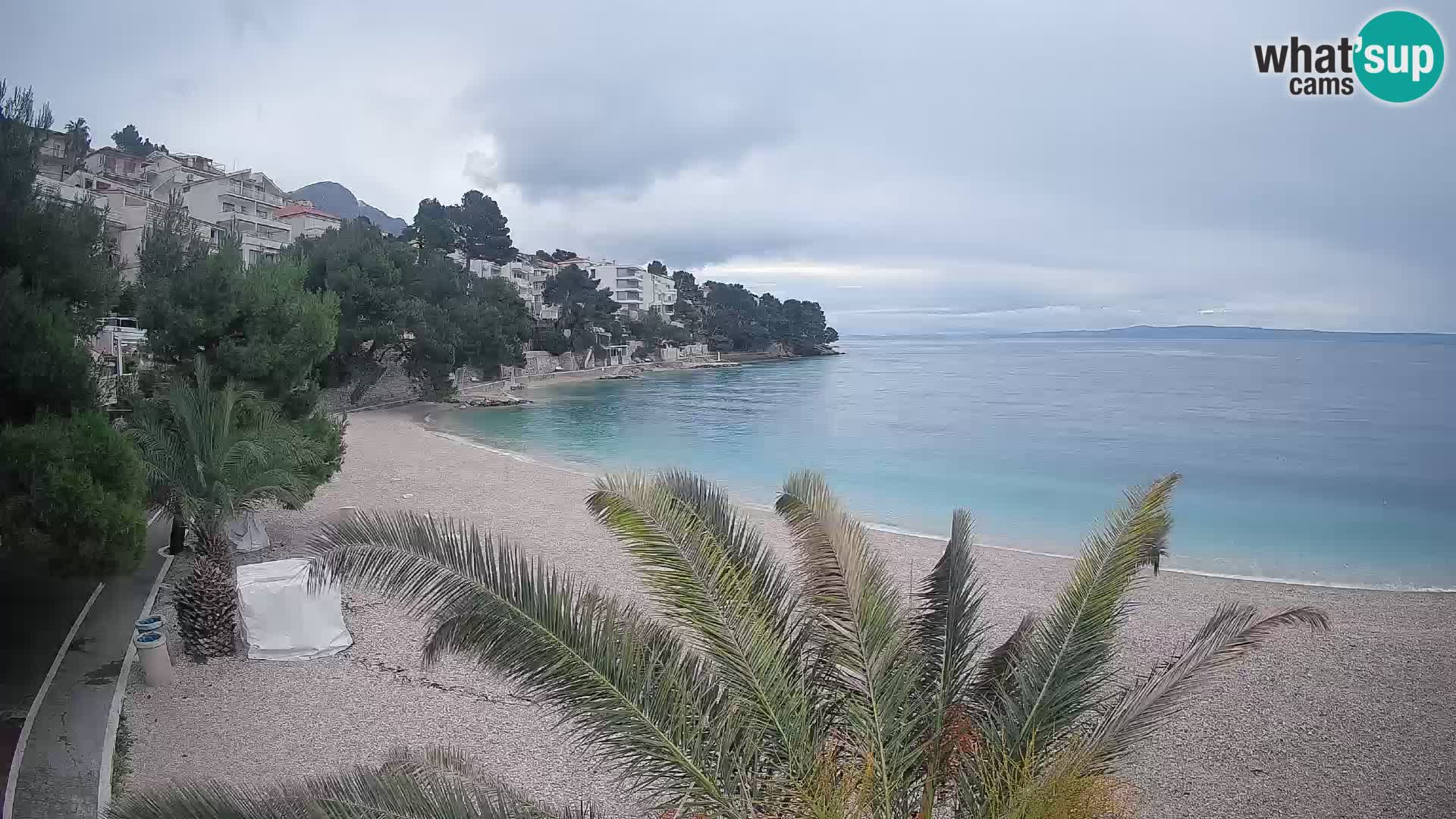 Spletna kamera Plaža Lučica Brela – Pogled v živo na Jadransko obalo