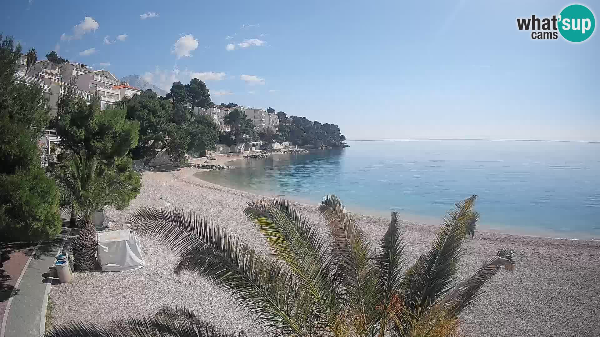 Spletna kamera Plaža Lučica Brela – Pogled v živo na Jadransko obalo