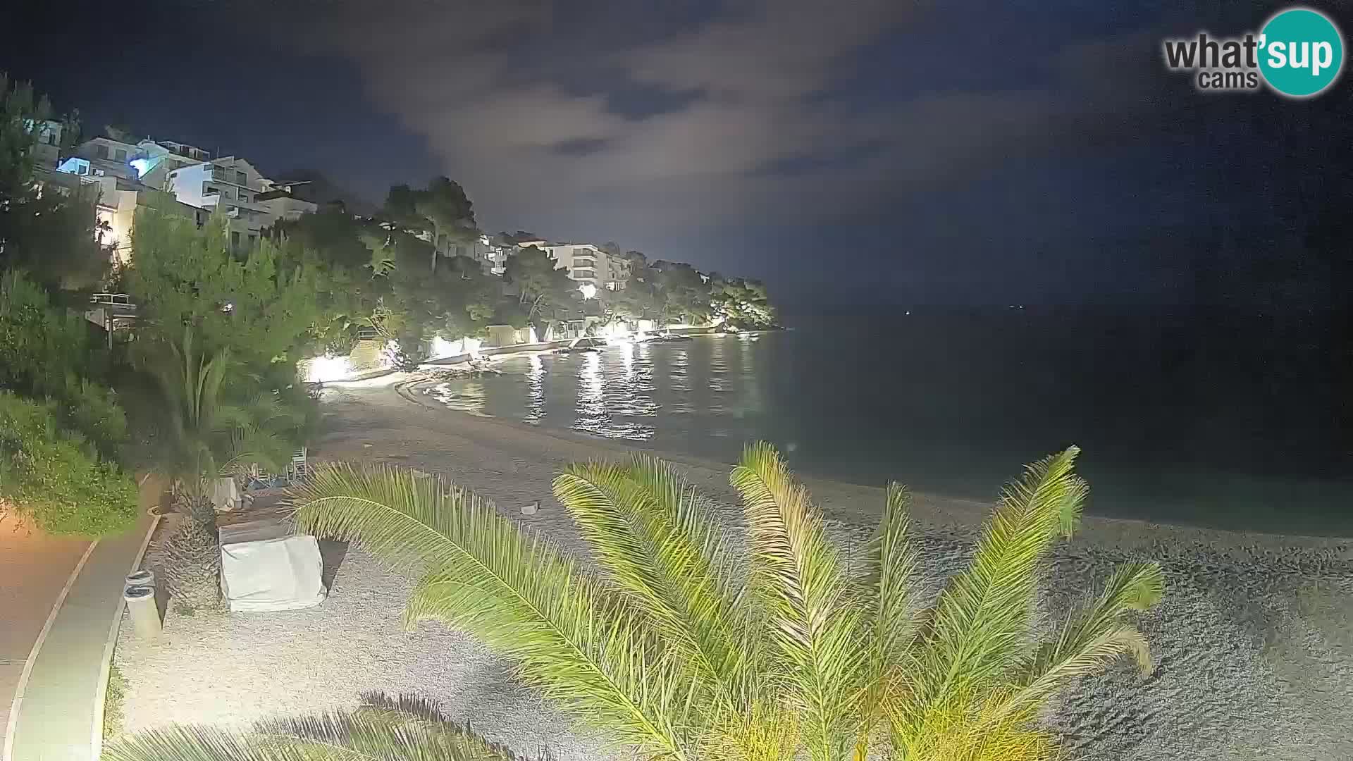 Spletna kamera Plaža Lučica Brela – Pogled v živo na Jadransko obalo