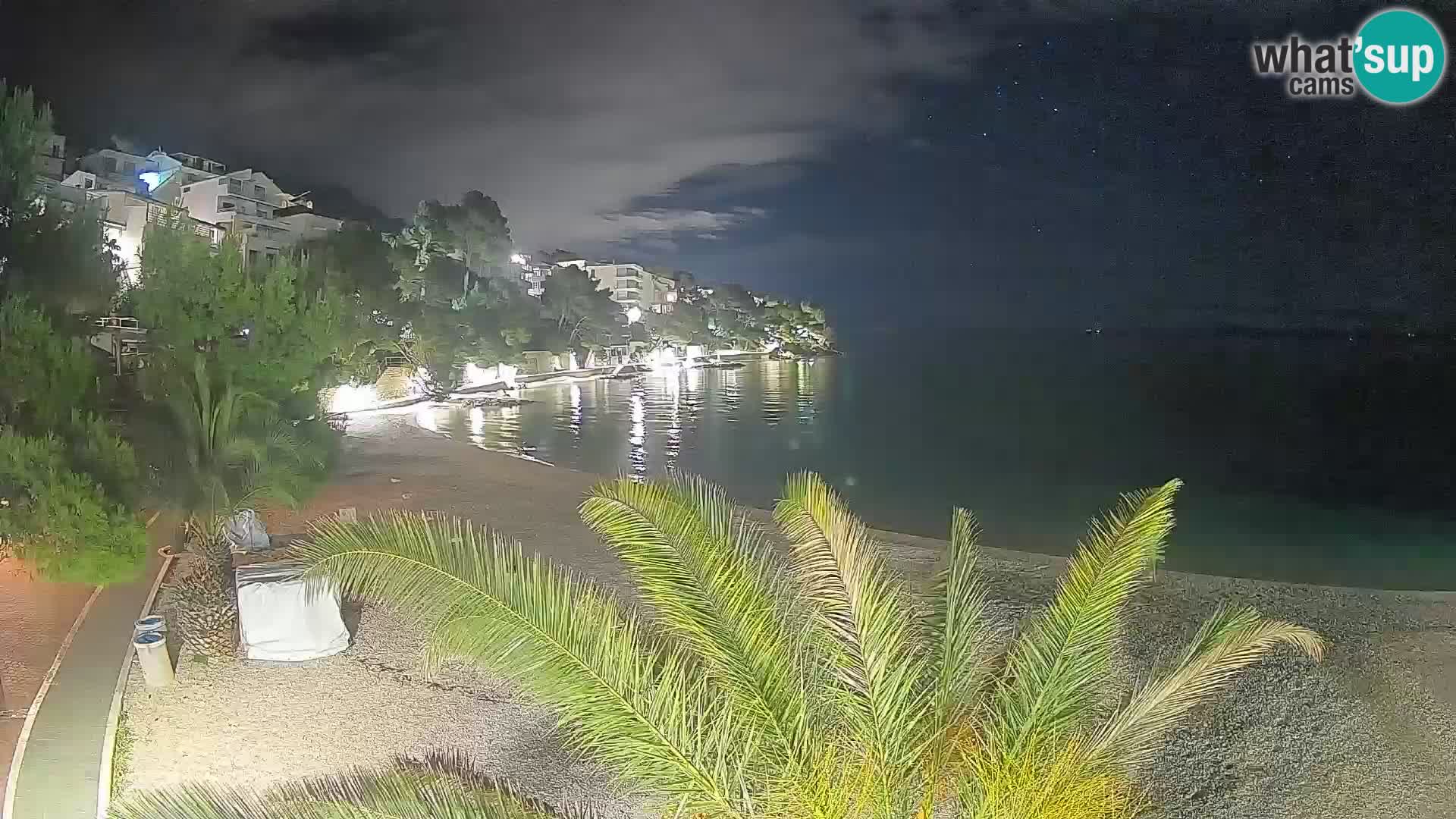 Web kamera Plaža Lučica Brela – Pogled uživo na jadransku obalu