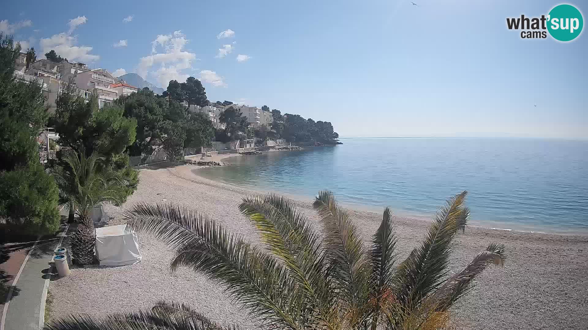 Web kamera Plaža Lučica Brela – Pogled uživo na jadransku obalu