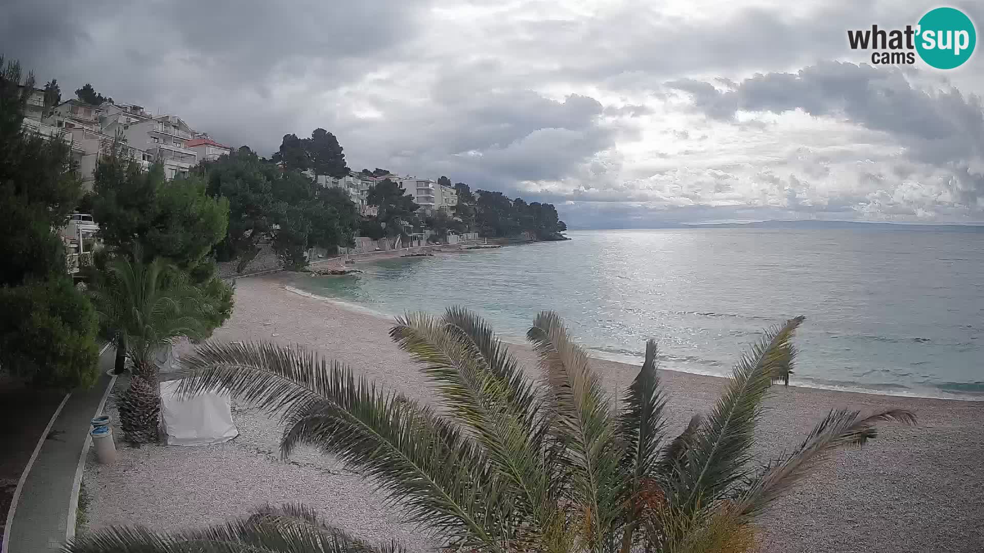 Spletna kamera Plaža Lučica Brela – Pogled v živo na Jadransko obalo