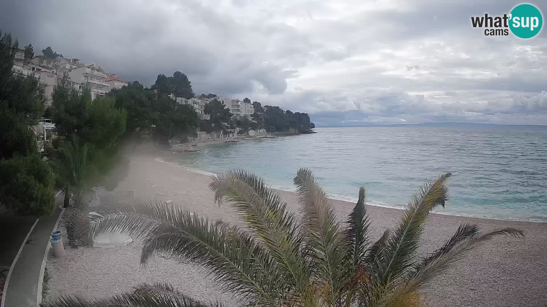Spletna kamera Plaža Lučica Brela – Pogled v živo na Jadransko obalo