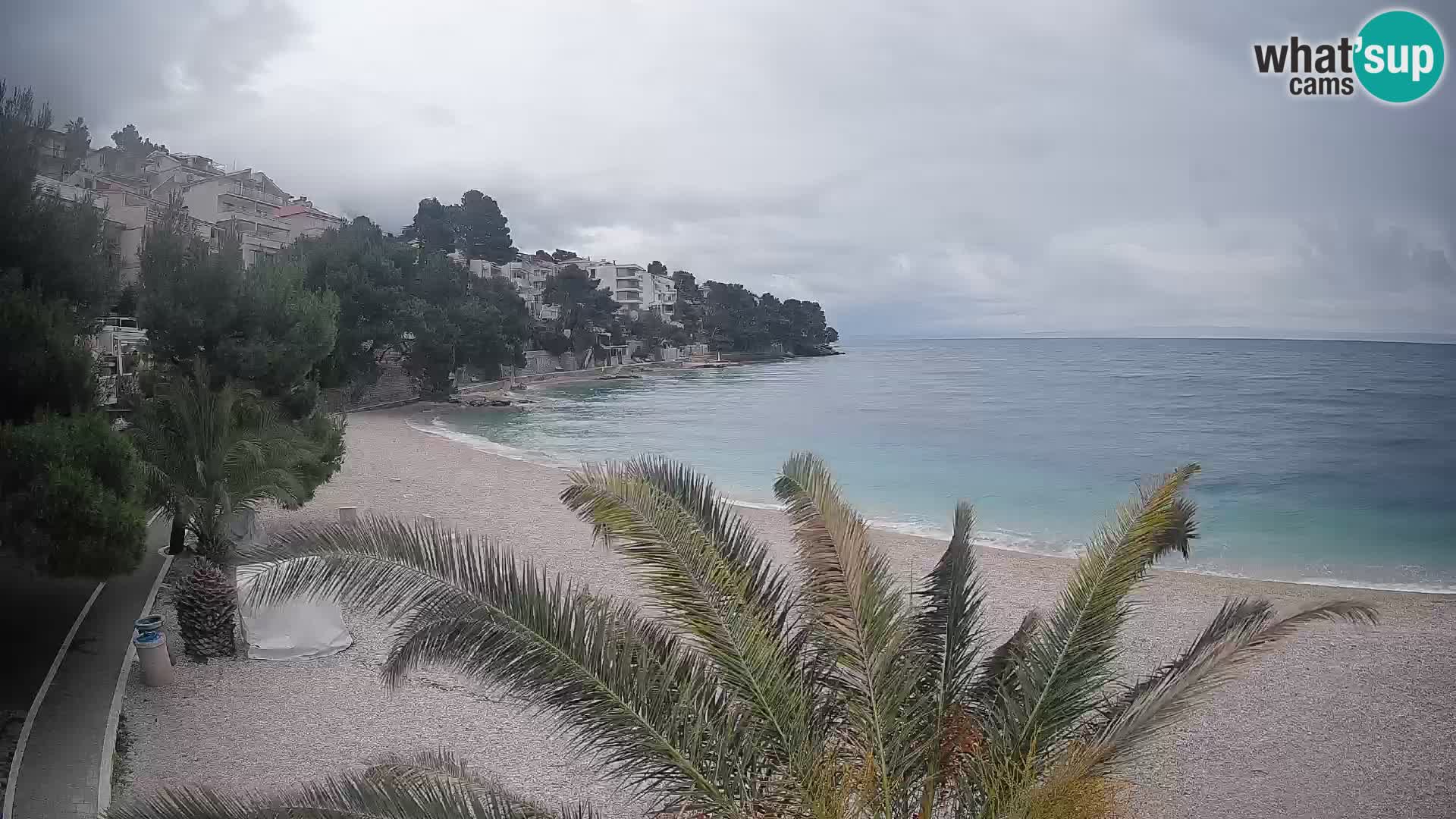 Web kamera Plaža Lučica Brela – Pogled uživo na jadransku obalu