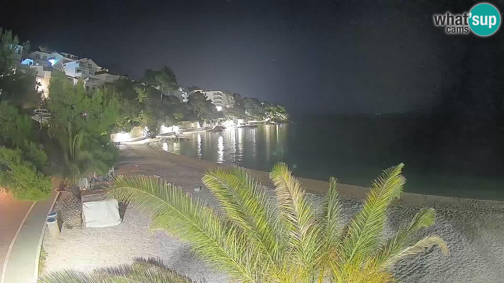 Spletna kamera Plaža Lučica Brela – Pogled v živo na Jadransko obalo